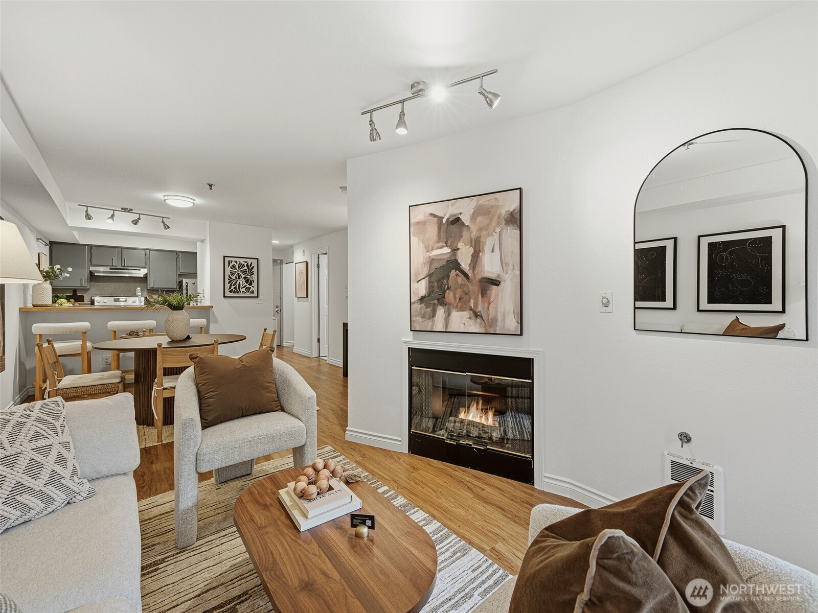 530 Melrose Avenue E Unit: 309