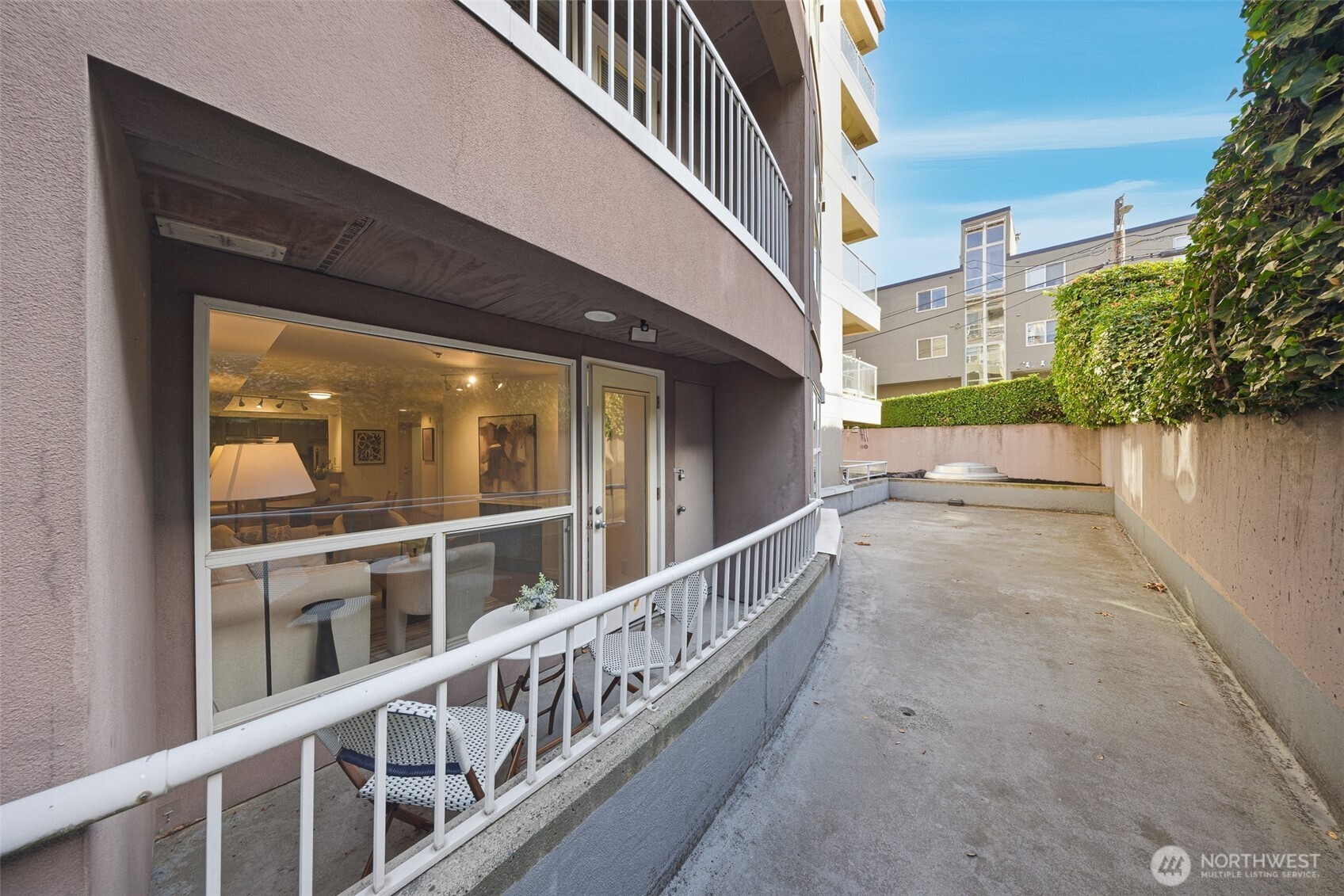 530 Melrose Avenue E Unit: 309