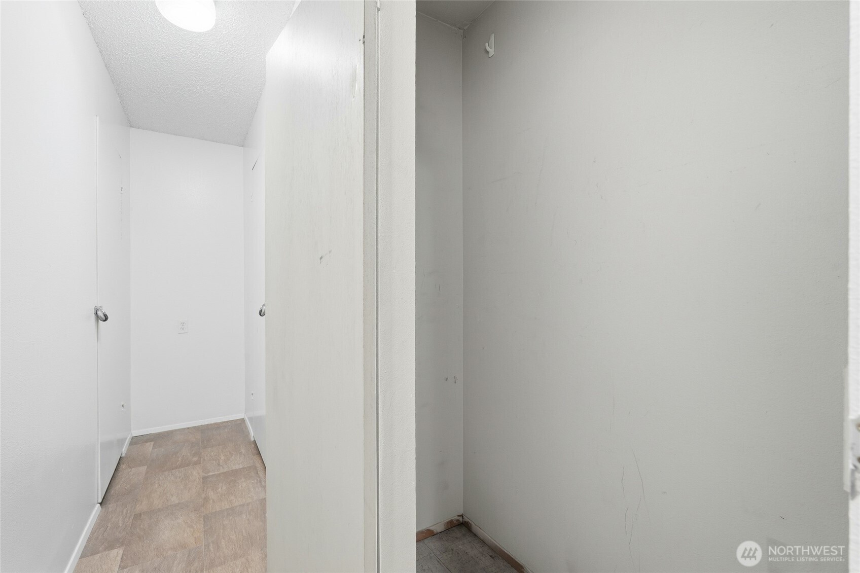 2001 Westlake Avenue N Unit: 32