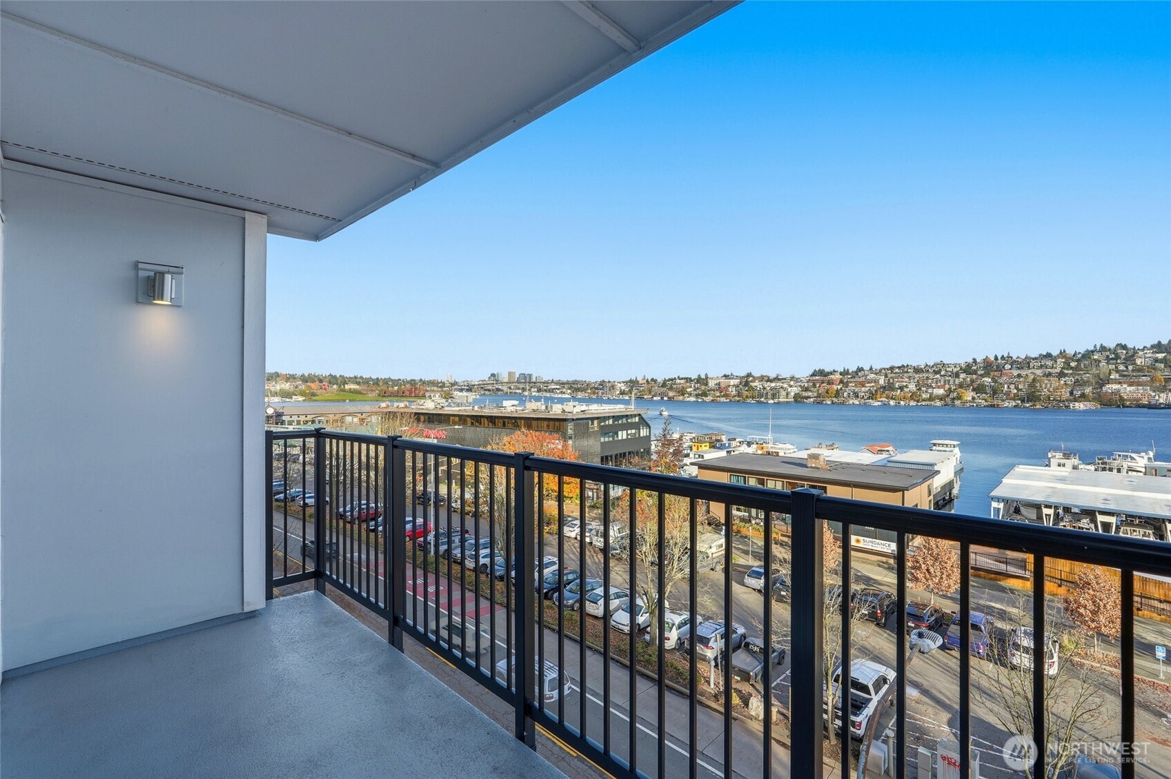 2001 Westlake Avenue N Unit: 32