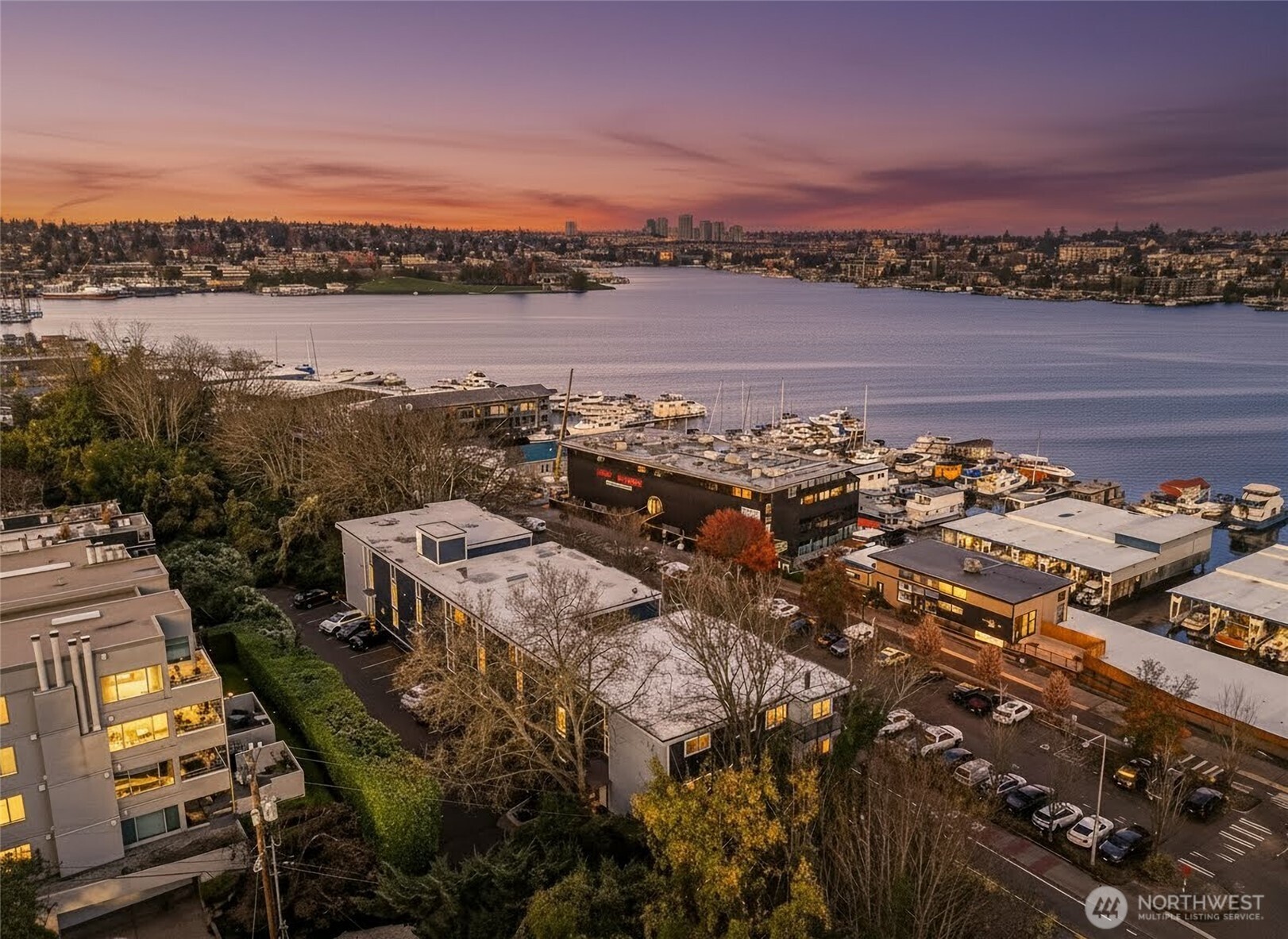 2001 Westlake Avenue N Unit: 32