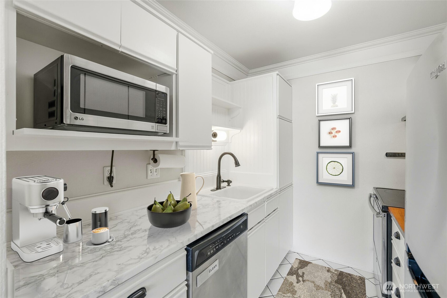 2001 Westlake Avenue N Unit: 32