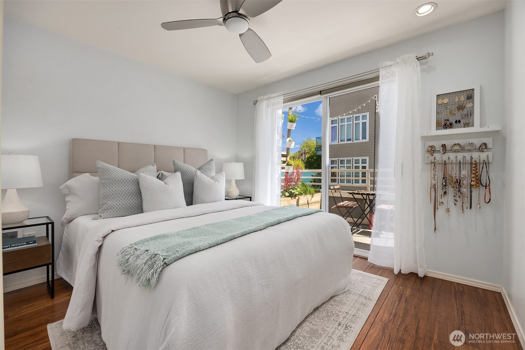 520 2nd Avenue W Unit: 406