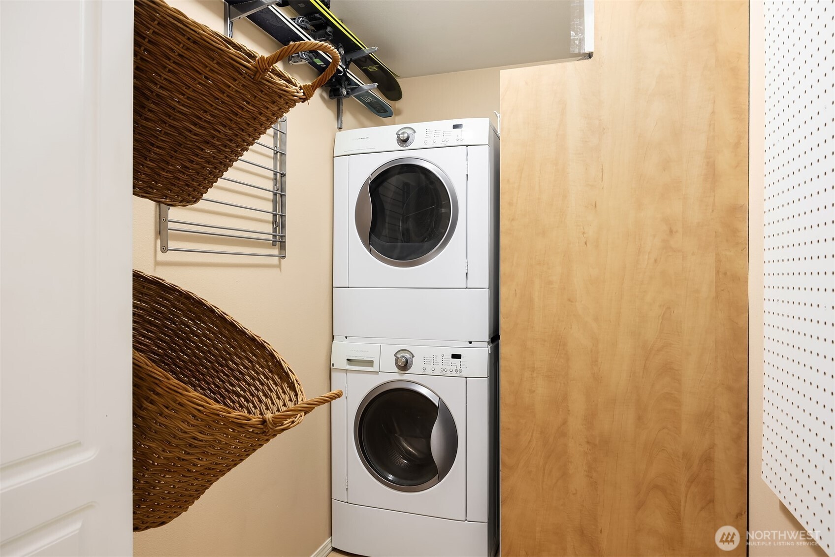 520 2nd Avenue W Unit: 406