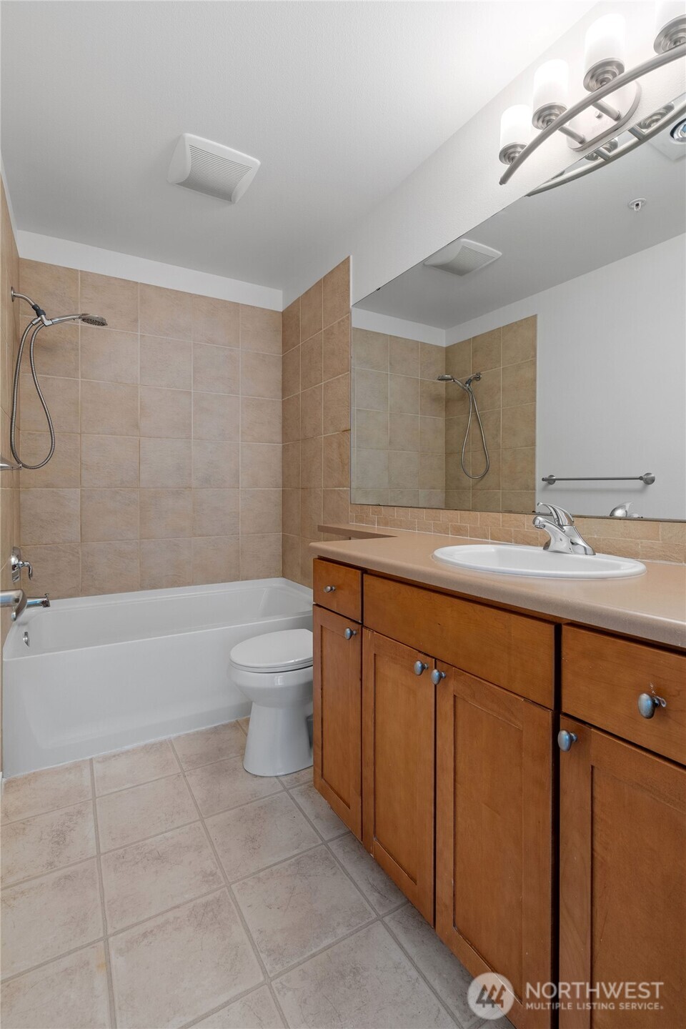 2840 SW Raymond Street Unit: 203