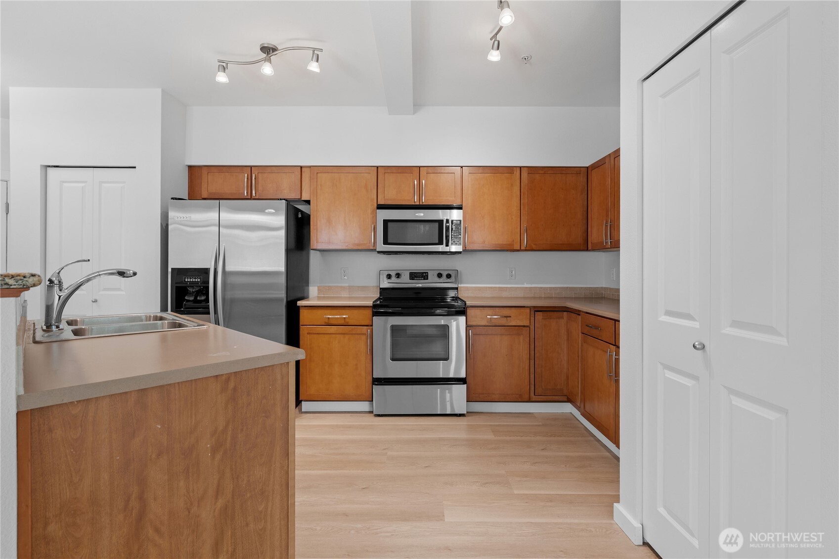 2840 SW Raymond Street Unit: 203