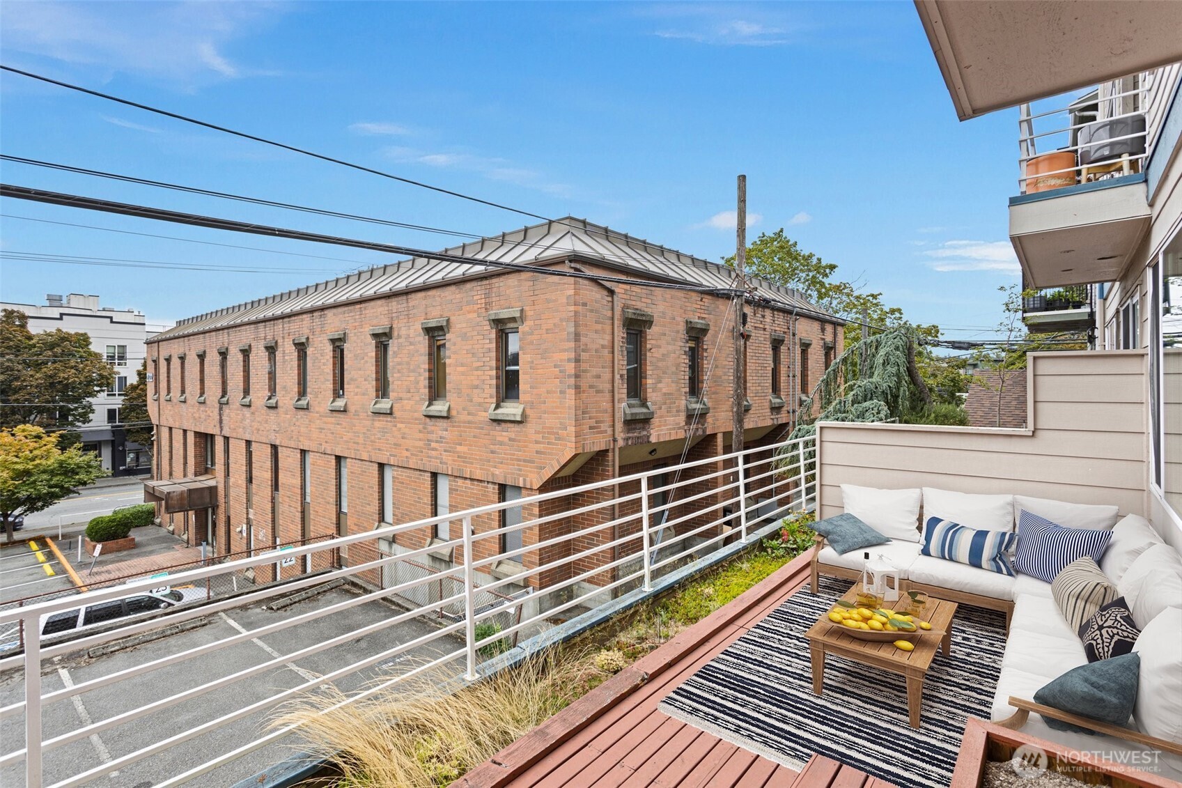 2727 E Franklin Unit: 102