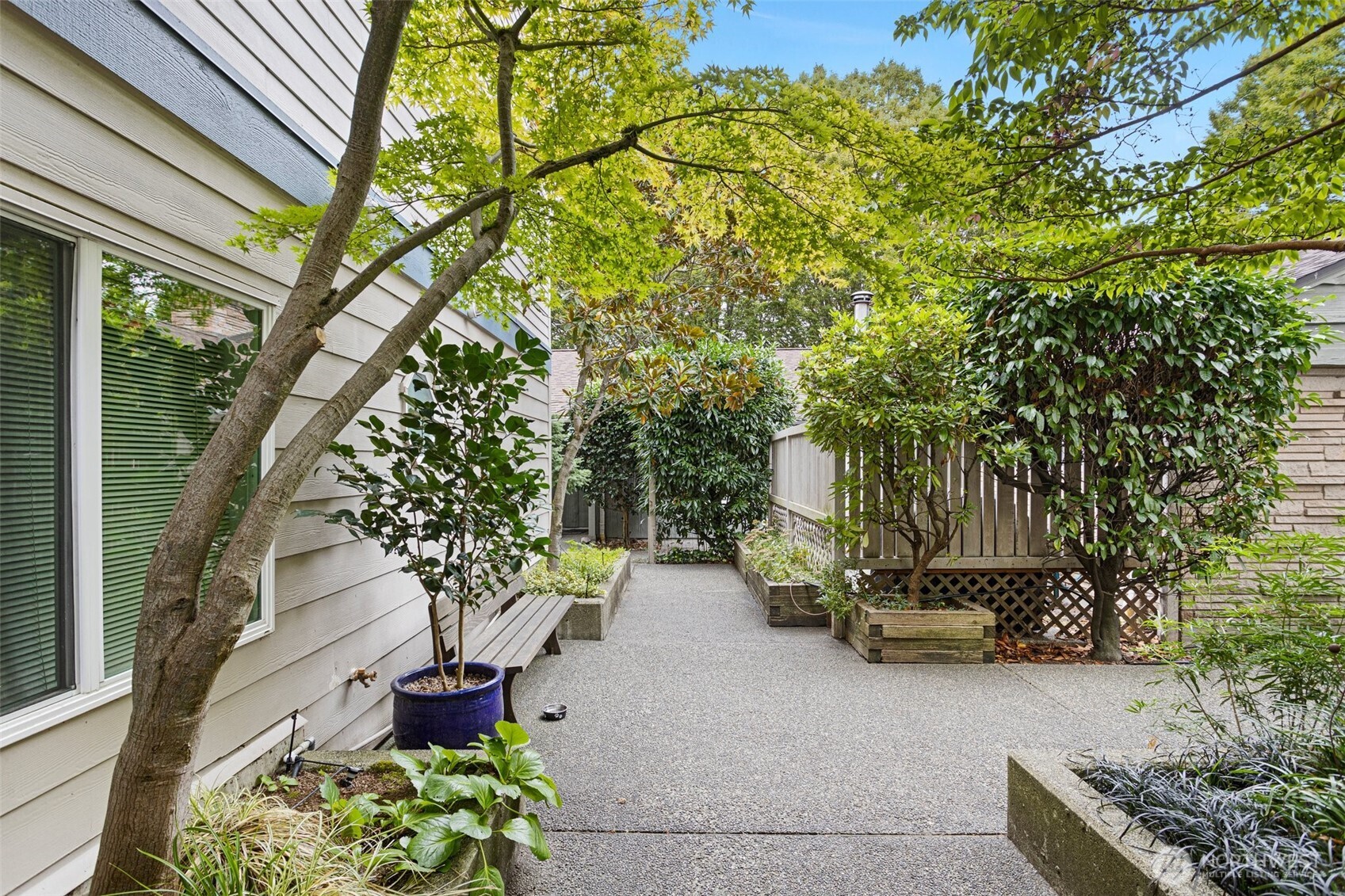 2727 E Franklin Unit: 102