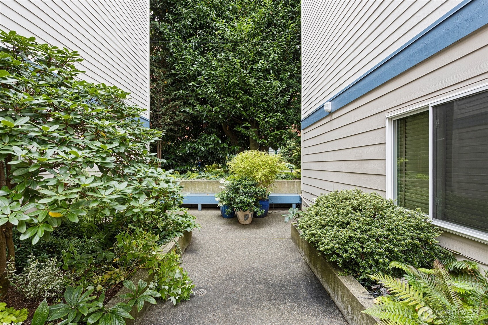 2727 E Franklin Unit: 102