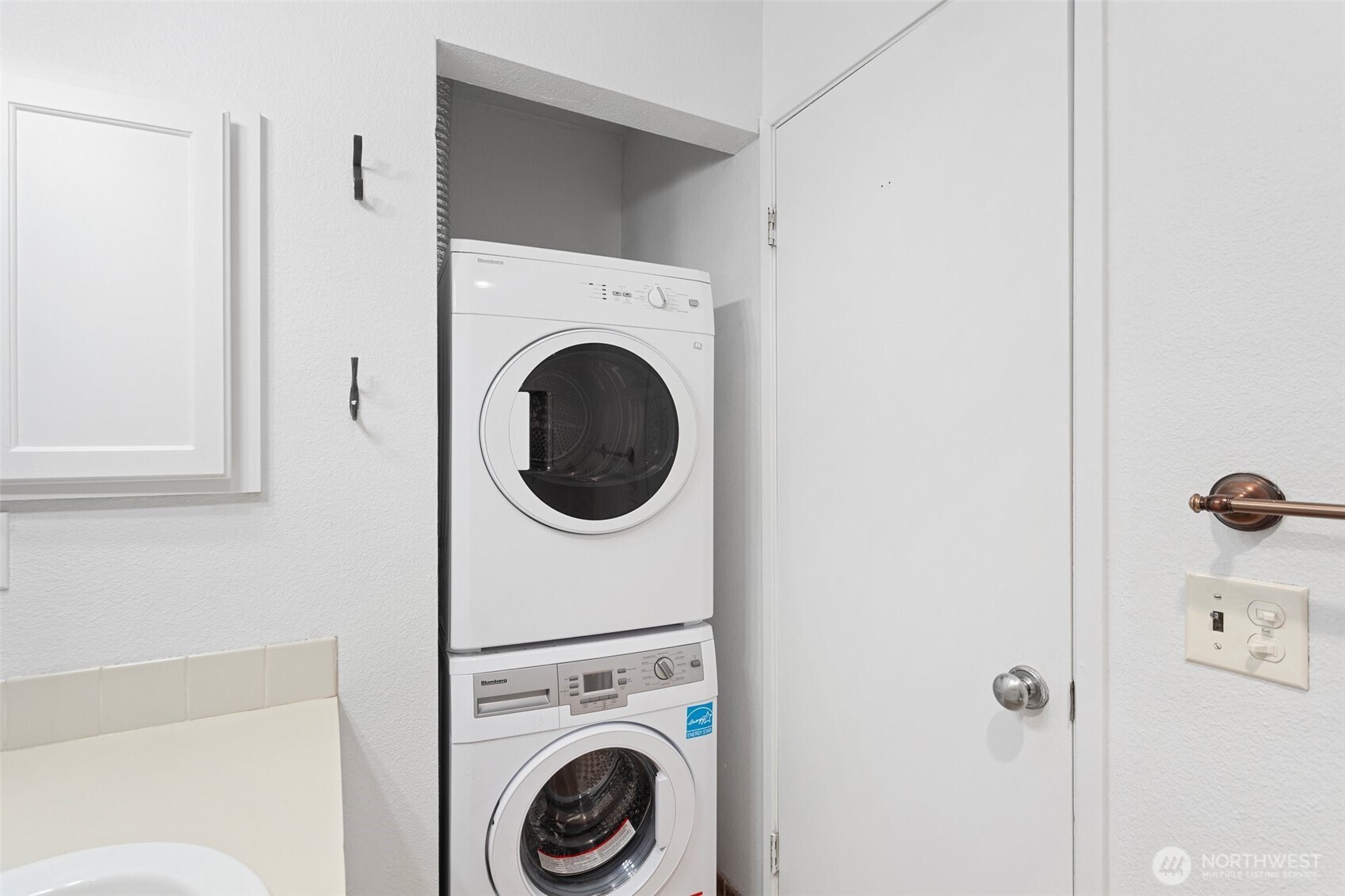 2727 E Franklin Unit: 102