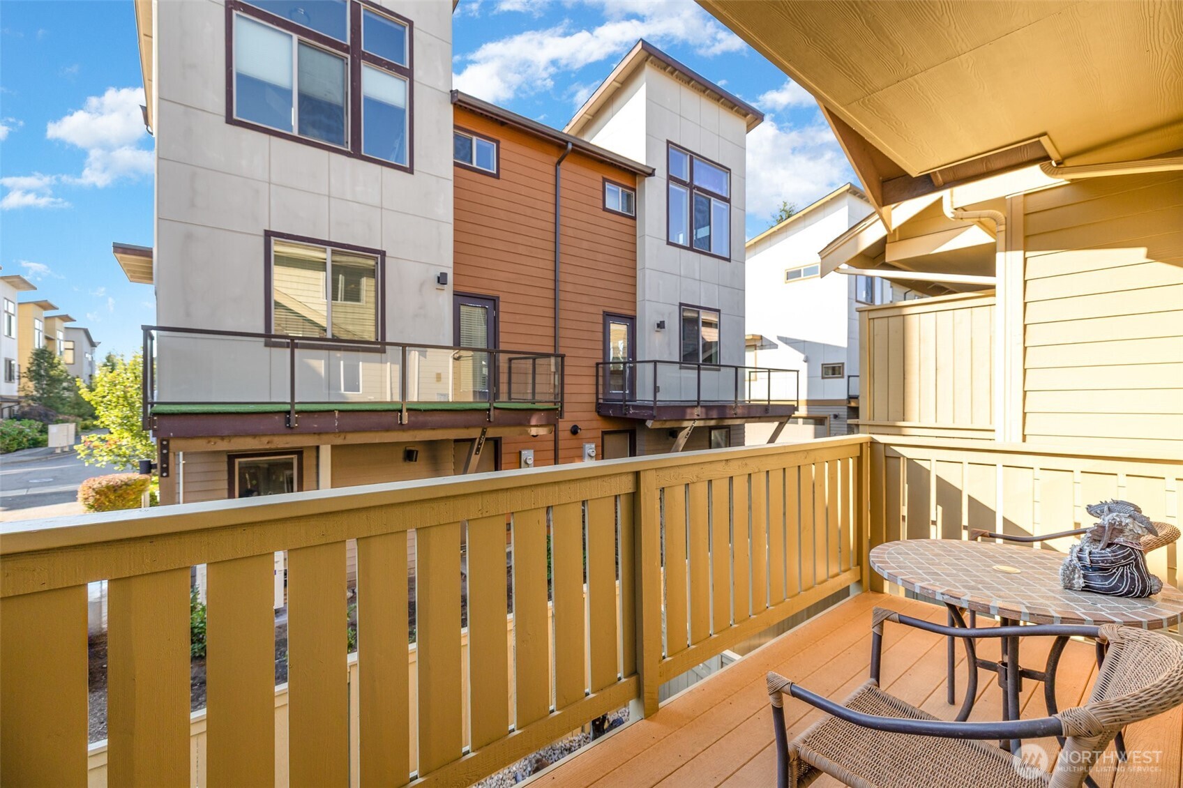 325 Chelan Place NE Unit: D1