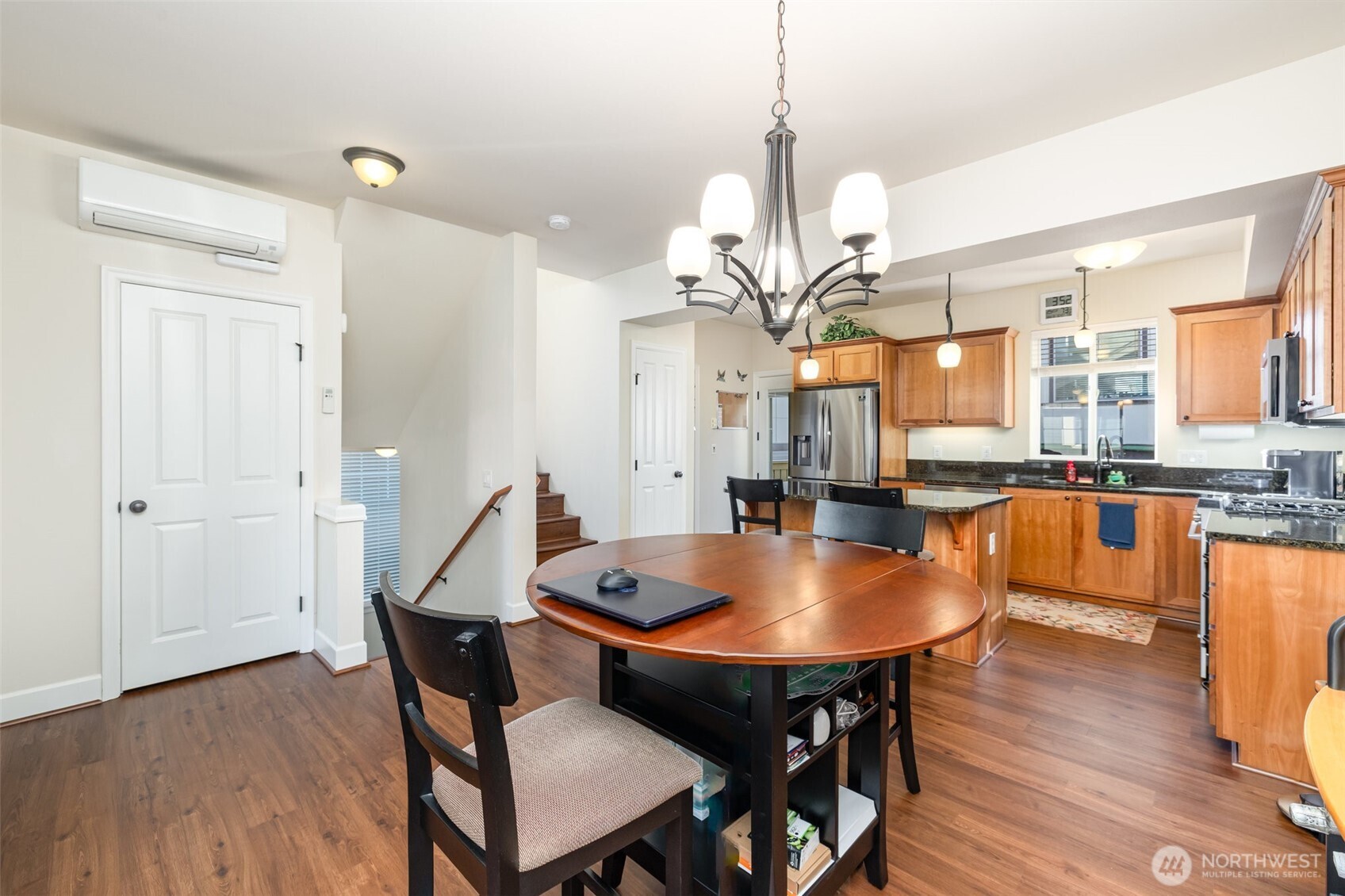 325 Chelan Place NE Unit: D1