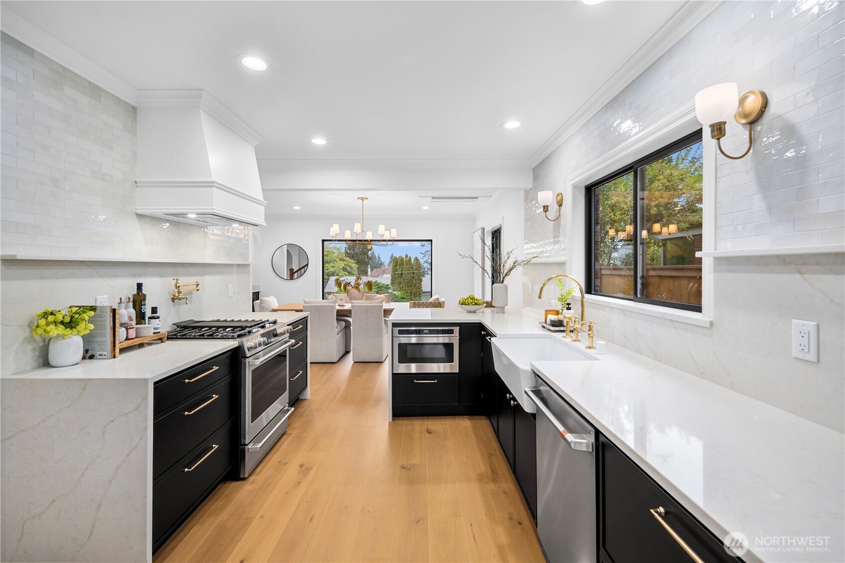 12216 Palatine Avenue N