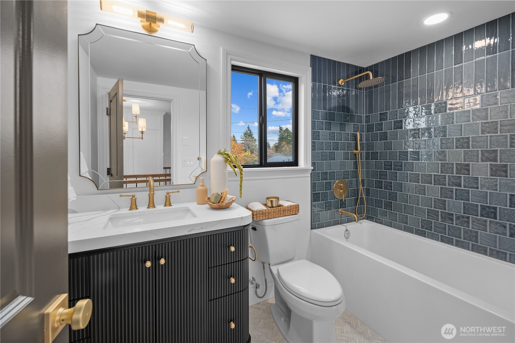 12216 Palatine Avenue N