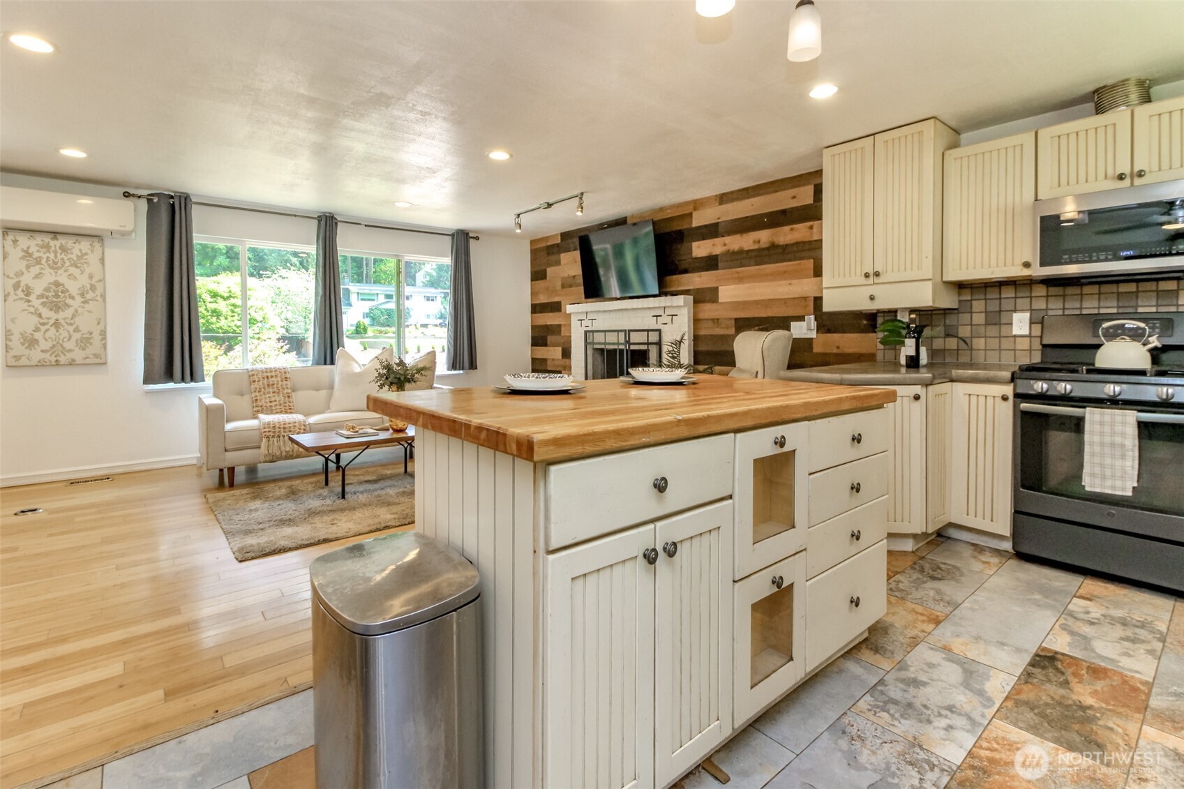 3510 W Tapps Drive E