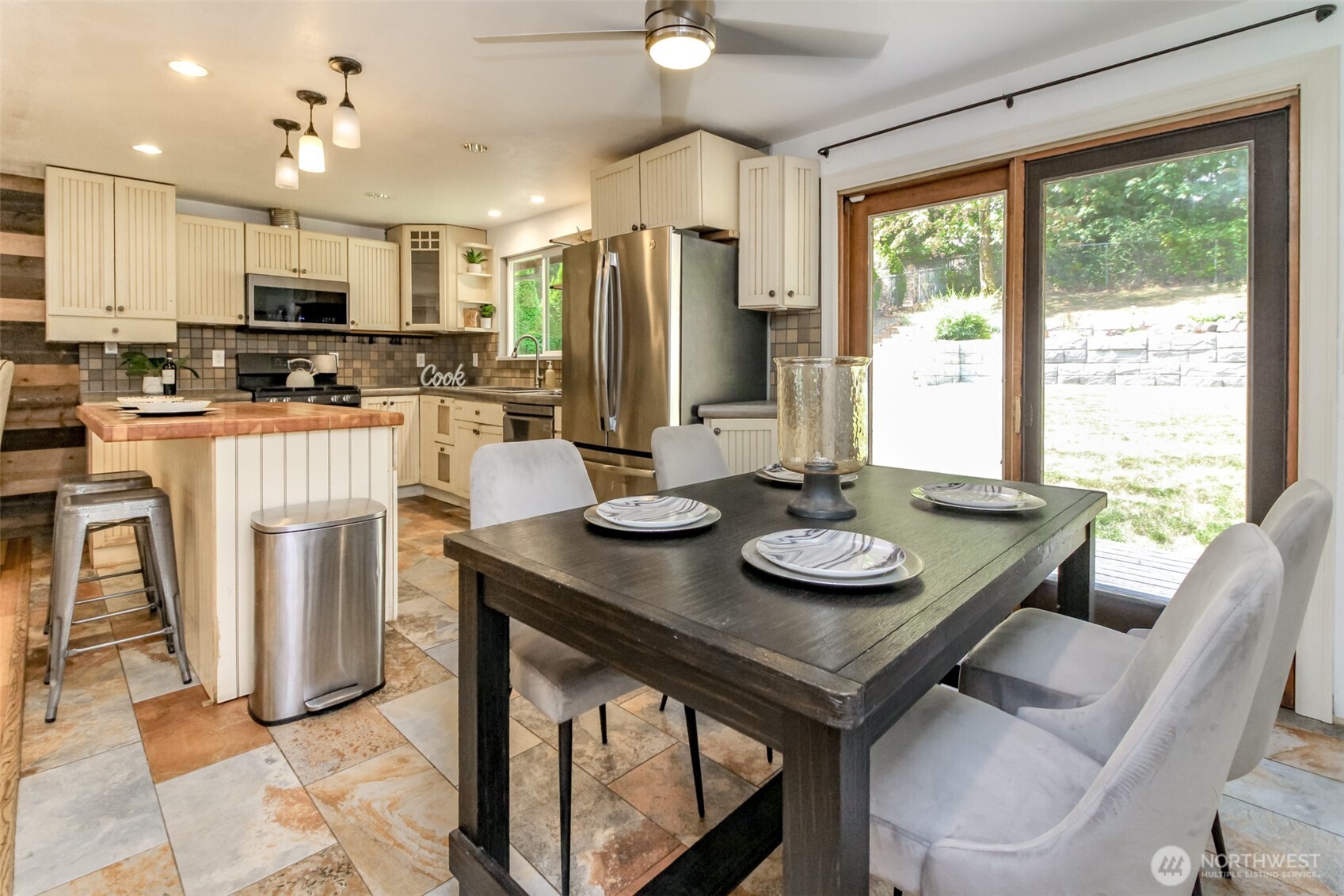 3510 W Tapps Drive E