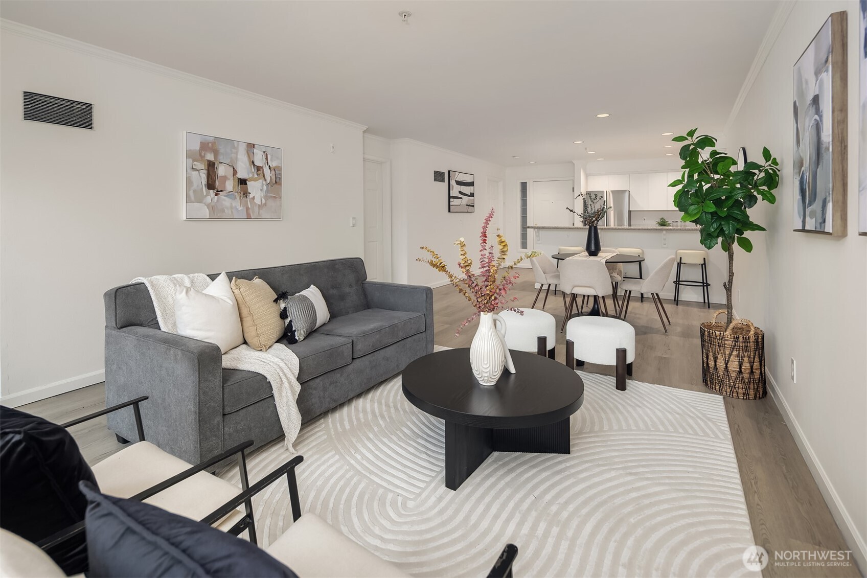 1417 Queen Anne Avenue N Unit: 303