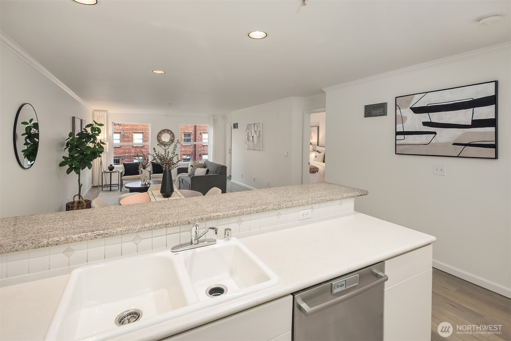 1417 Queen Anne Avenue N Unit: 303