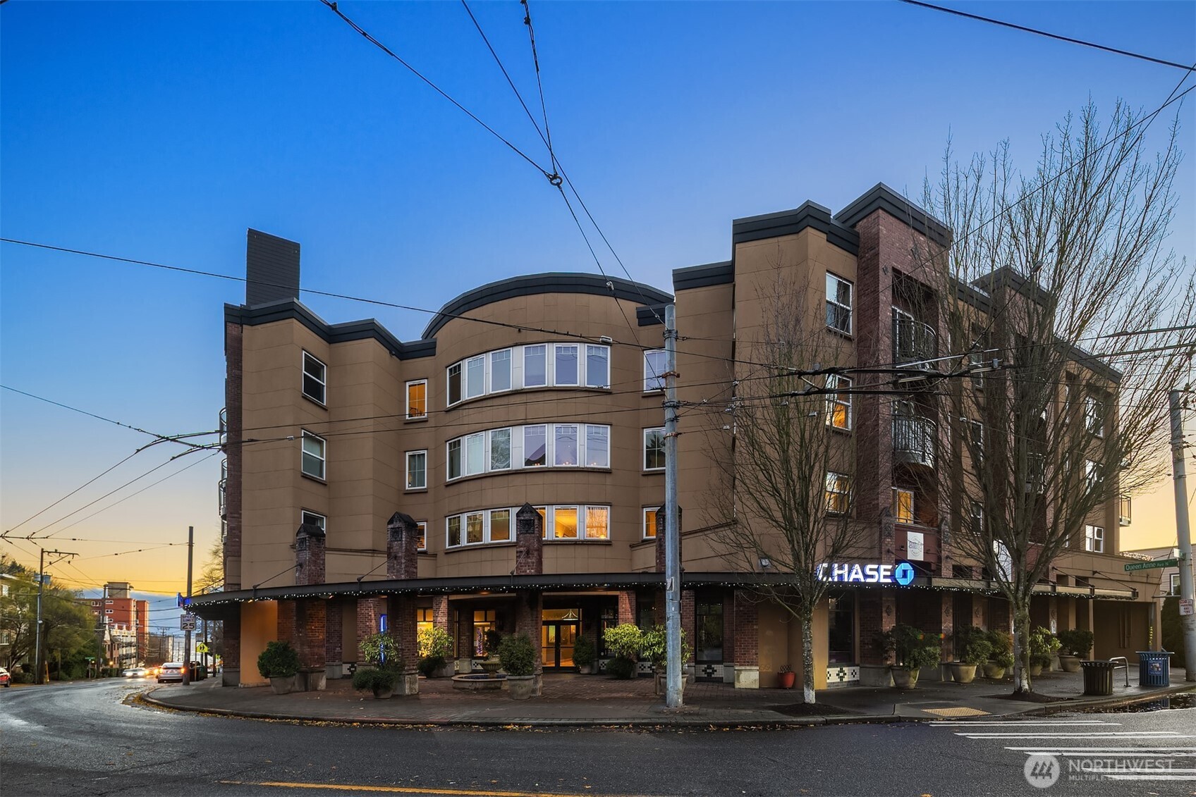 1417 Queen Anne Avenue N Unit: 303