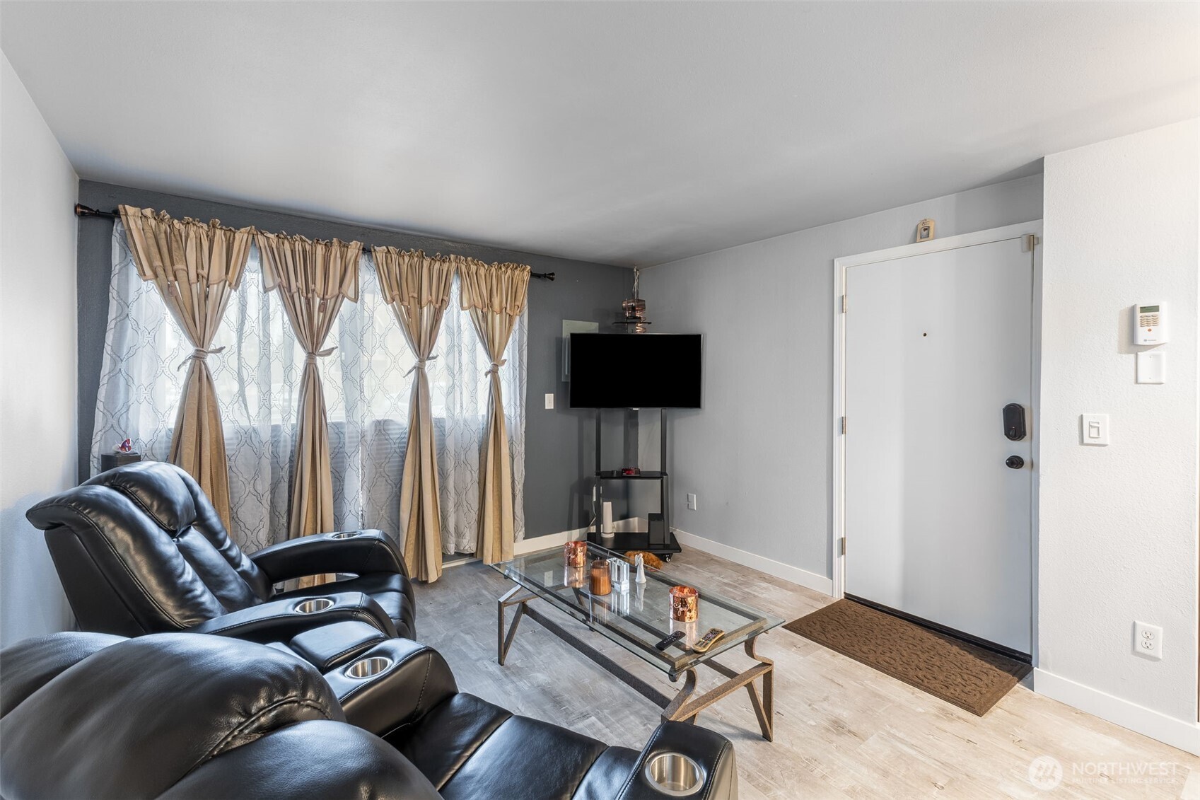 12434 Ambaum Boulevard SW Unit: 114