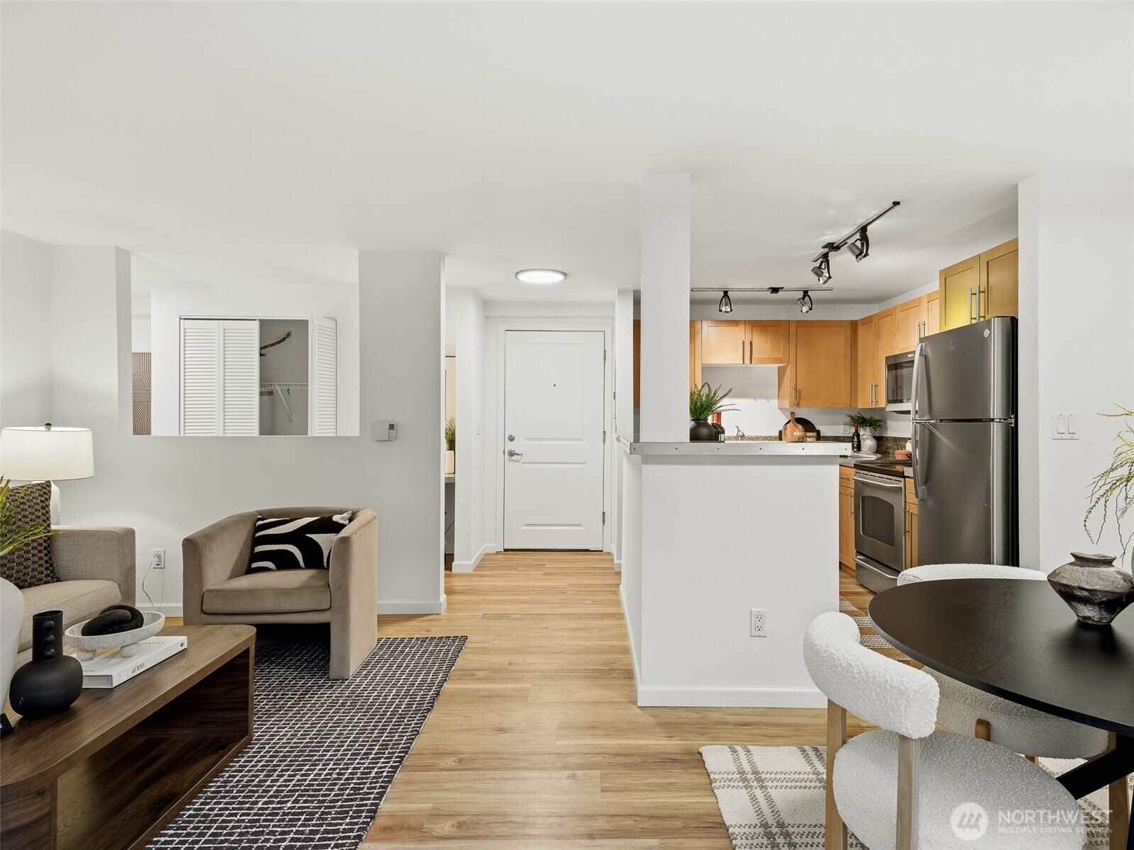 3661 Phinney Avenue N Unit: 107