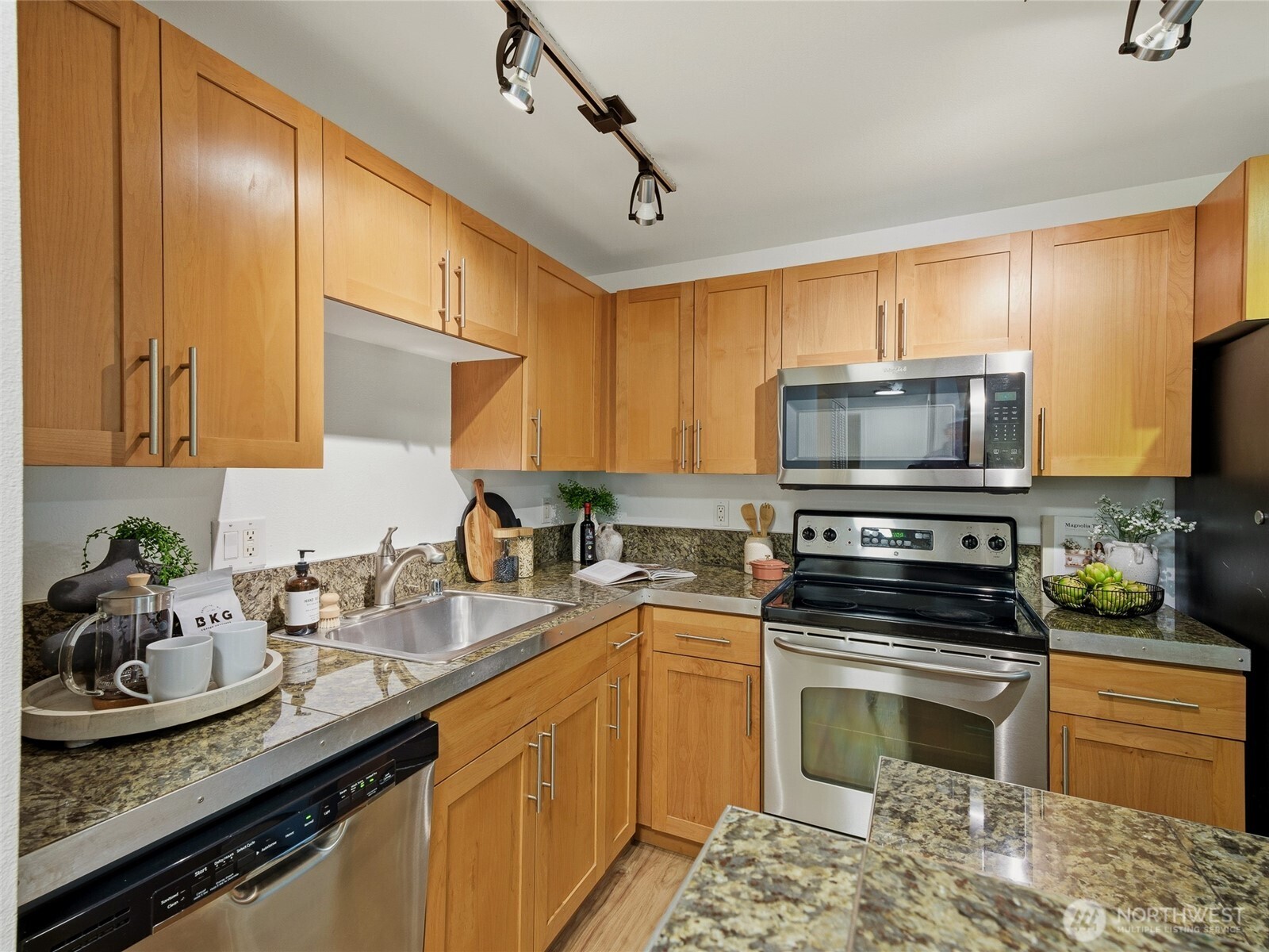 3661 Phinney Avenue N Unit: 107