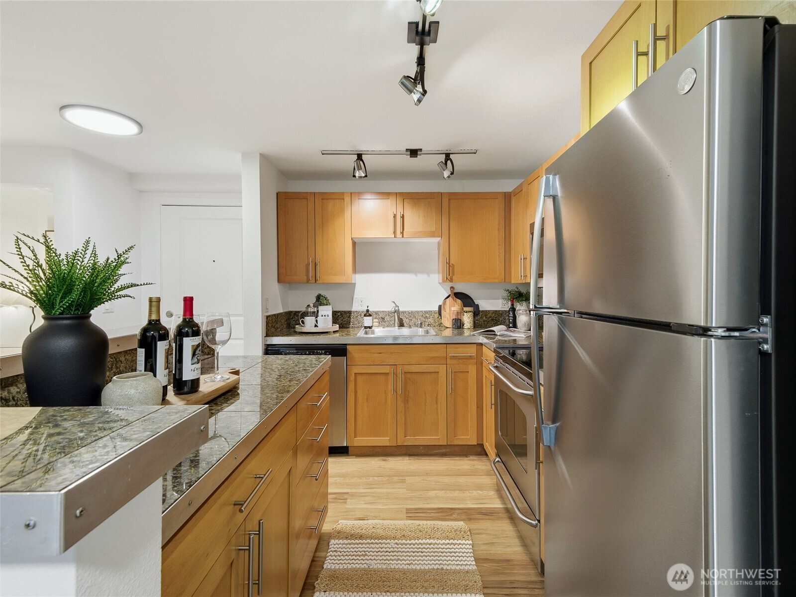 3661 Phinney Avenue N Unit: 107