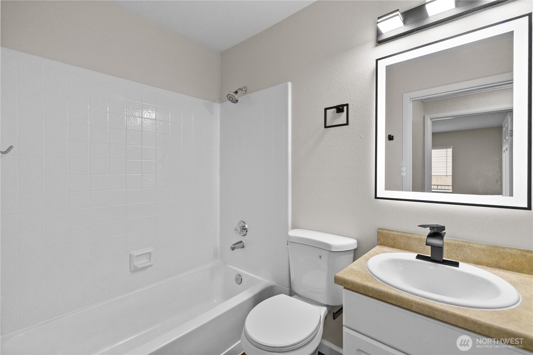 33020 10th Avenue SW Unit: B202