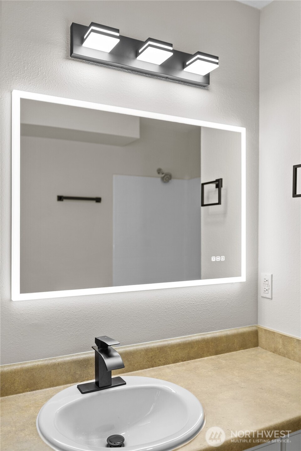 33020 10th Avenue SW Unit: B202