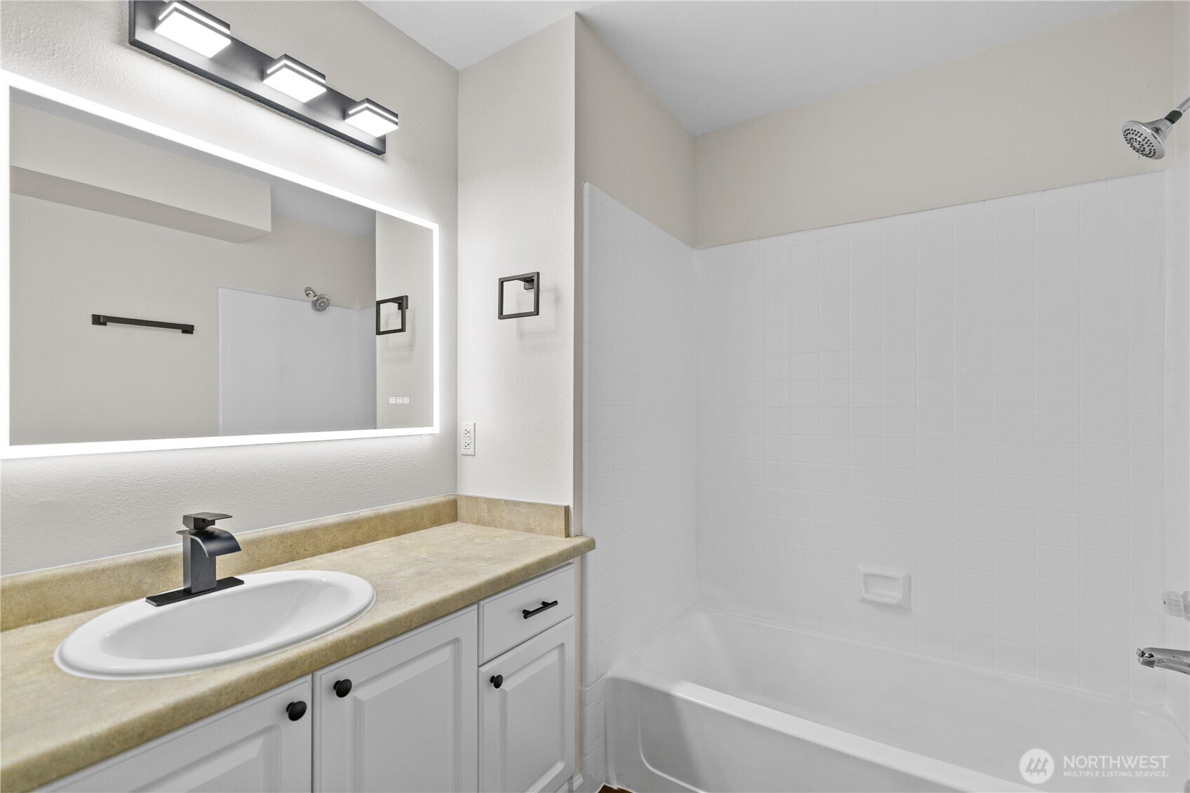 33020 10th Avenue SW Unit: B202