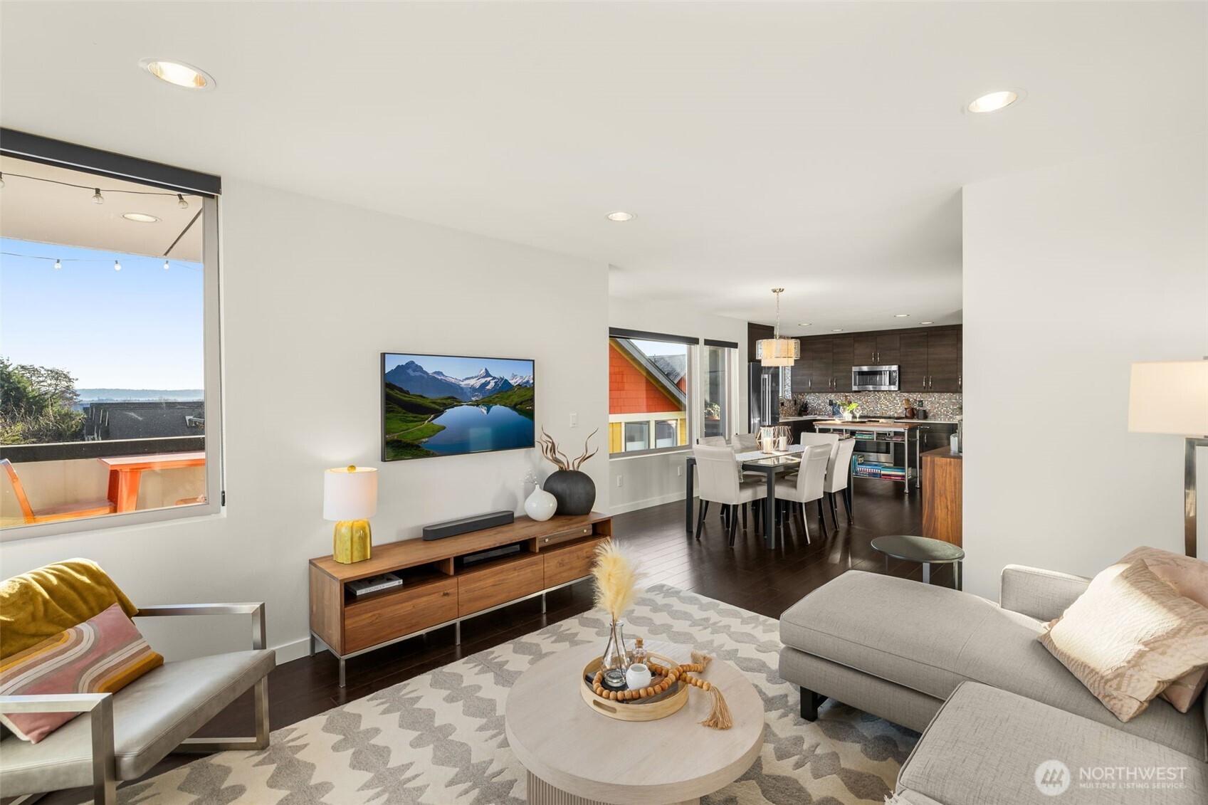 6740 Alonzo Avenue NW