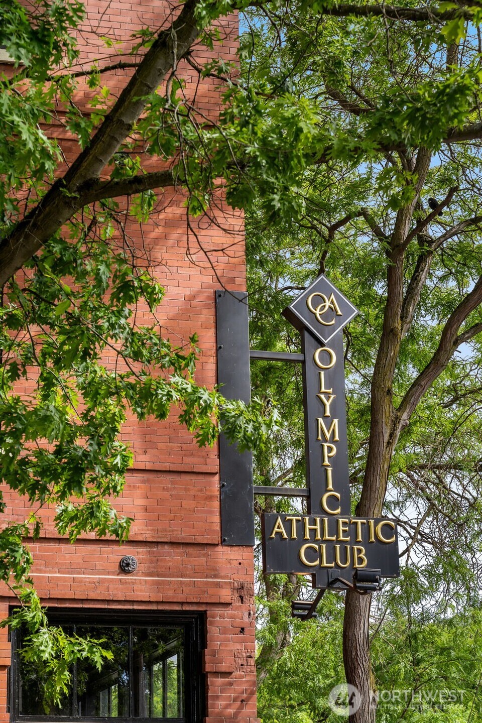 6740 Alonzo Avenue NW