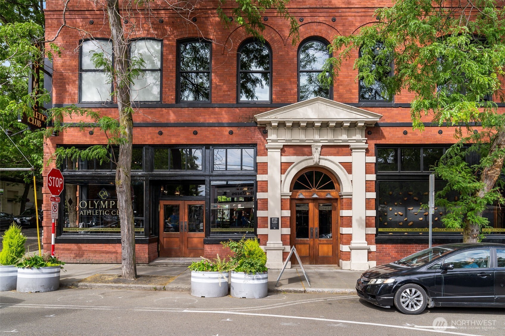 6740 Alonzo Avenue NW