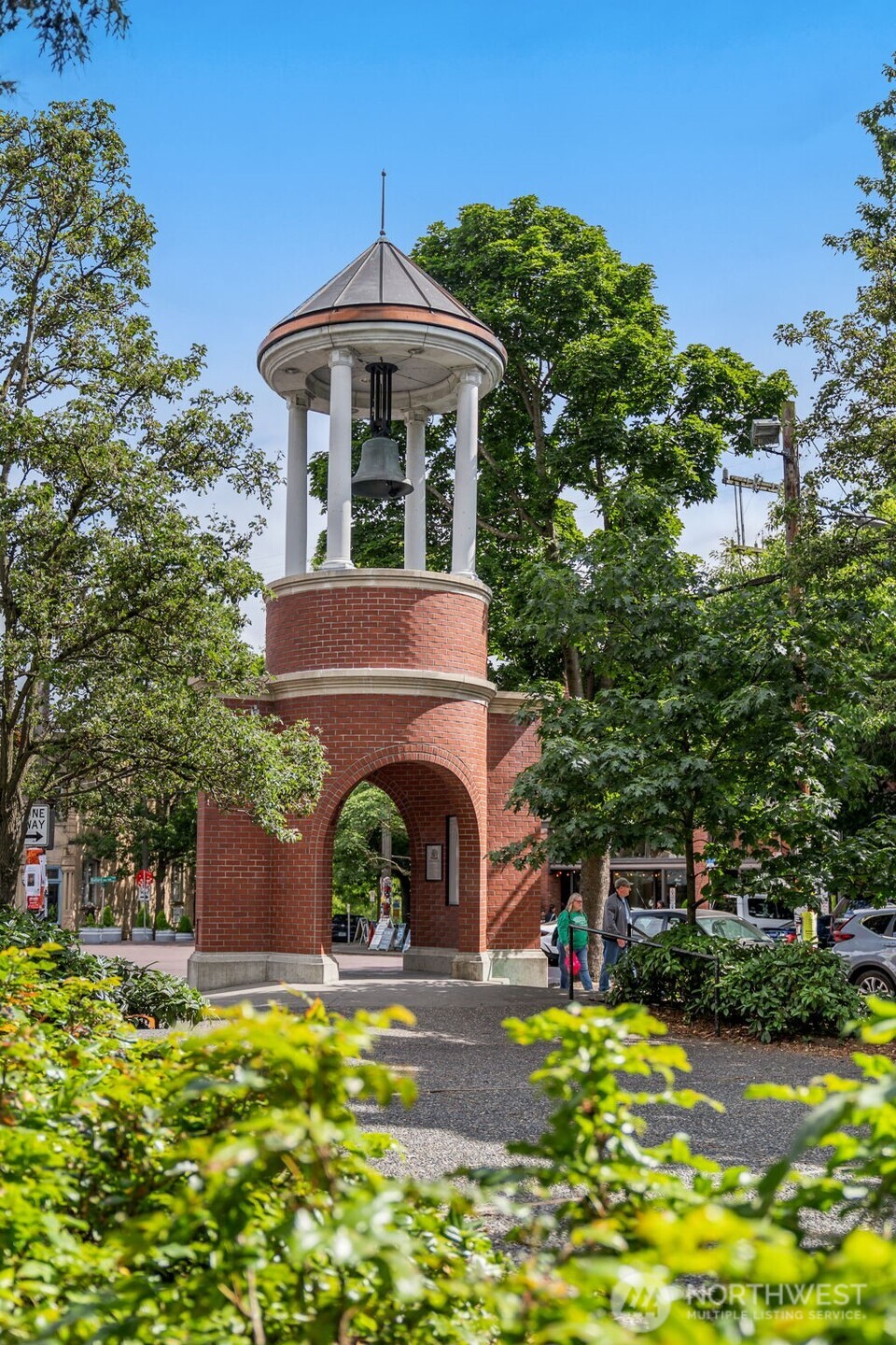 6740 Alonzo Avenue NW