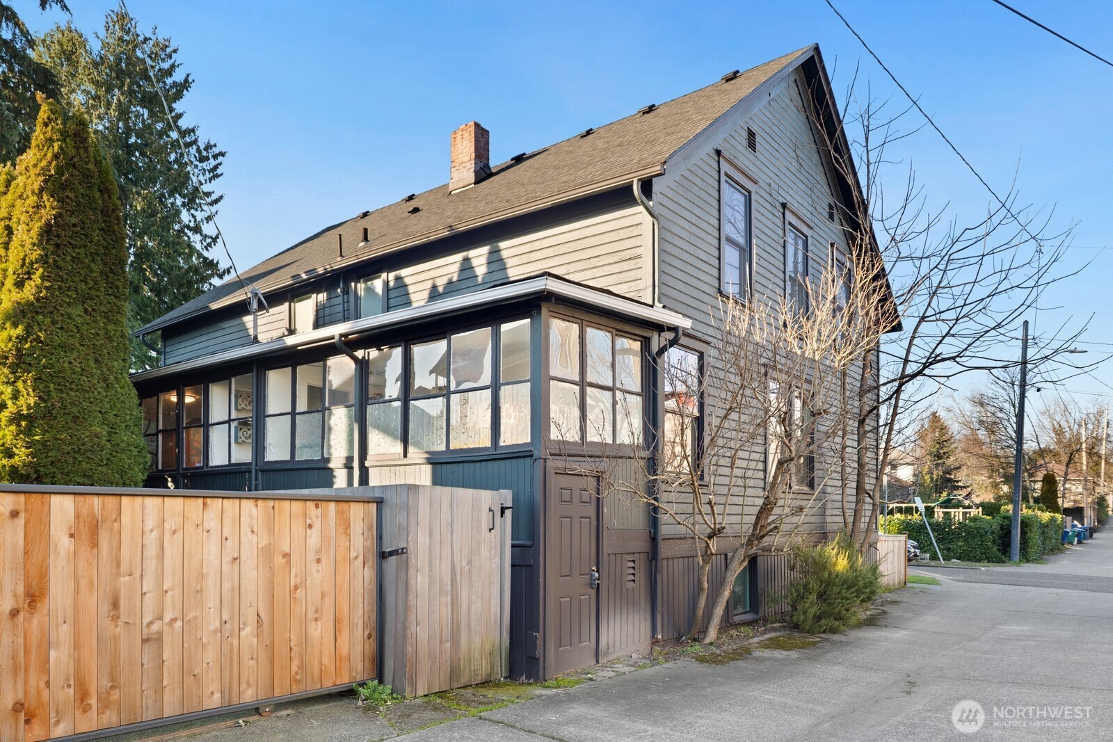 2011 E James Street