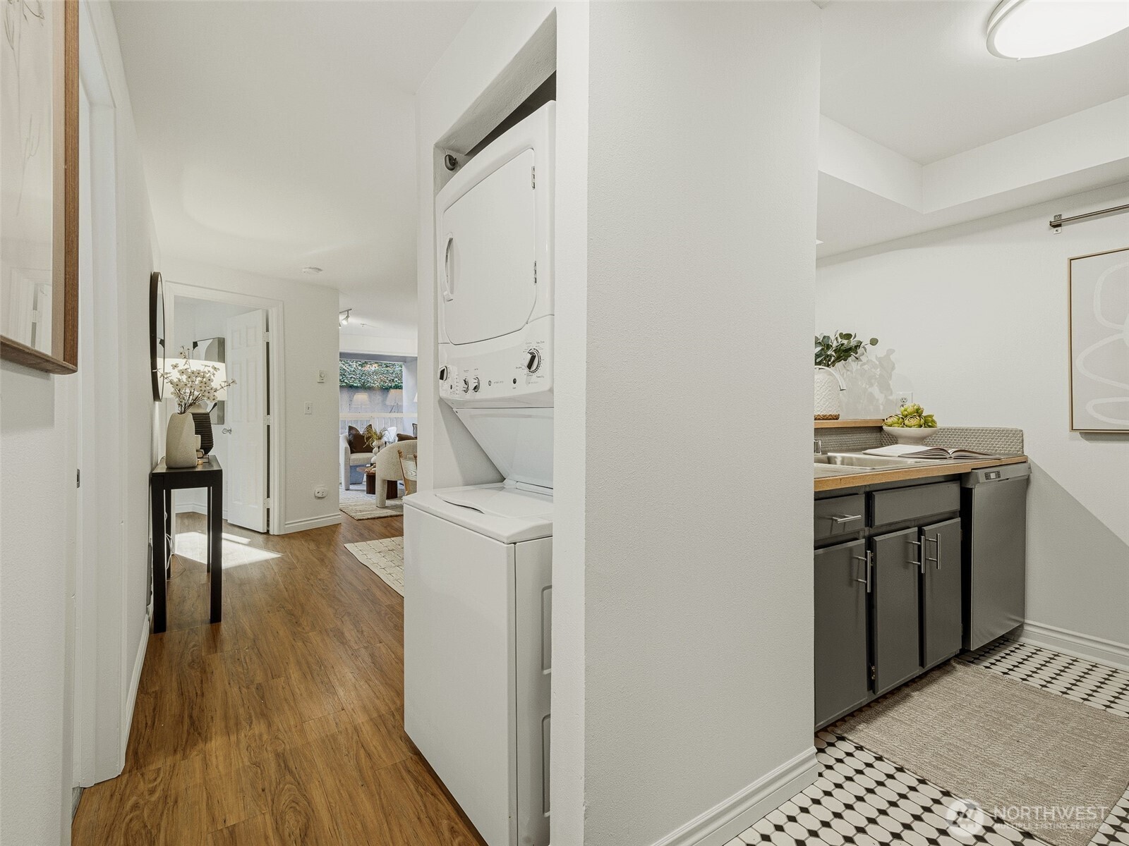 530 Melrose Avenue E Unit: 309