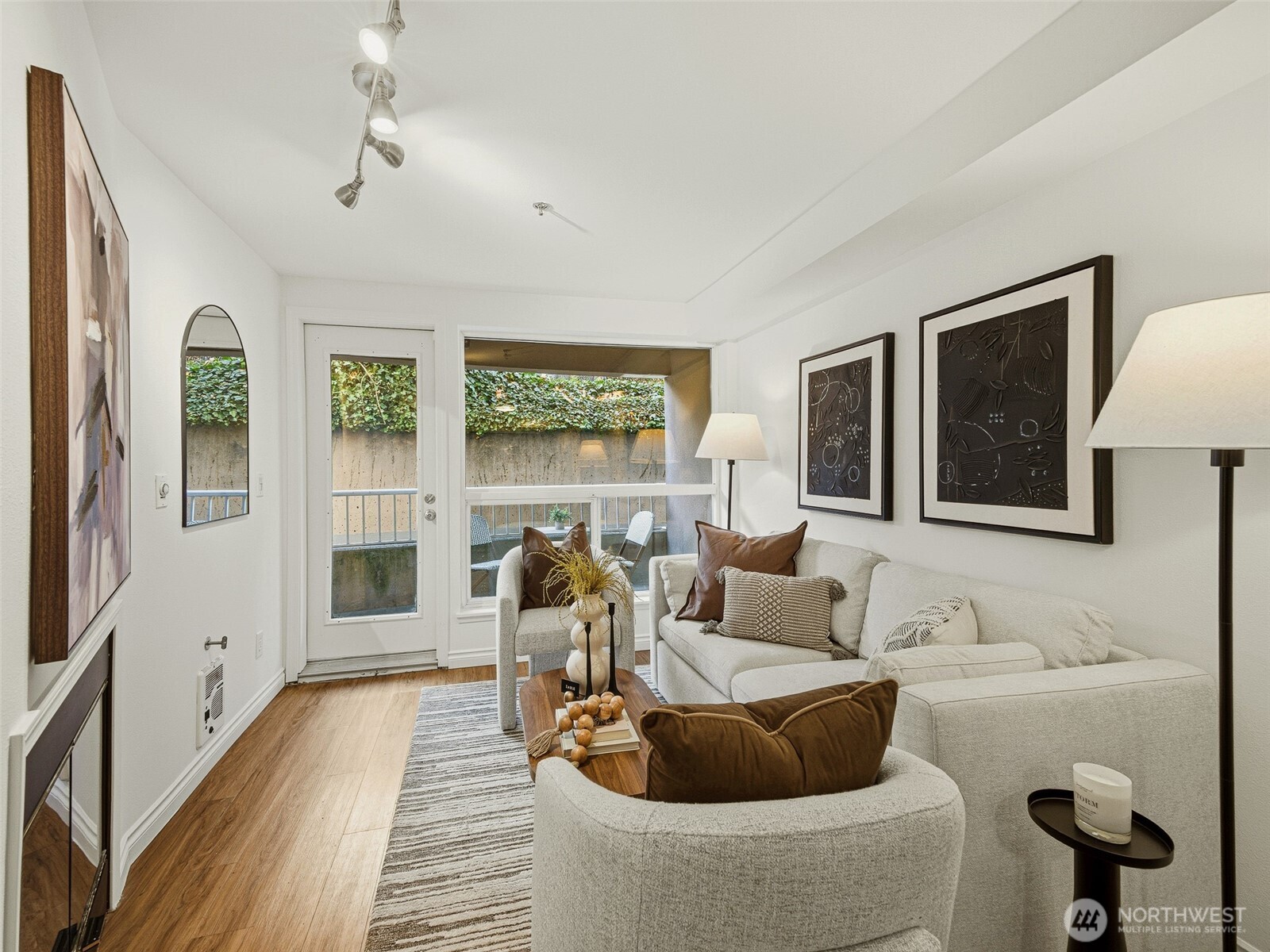 530 Melrose Avenue E Unit: 309