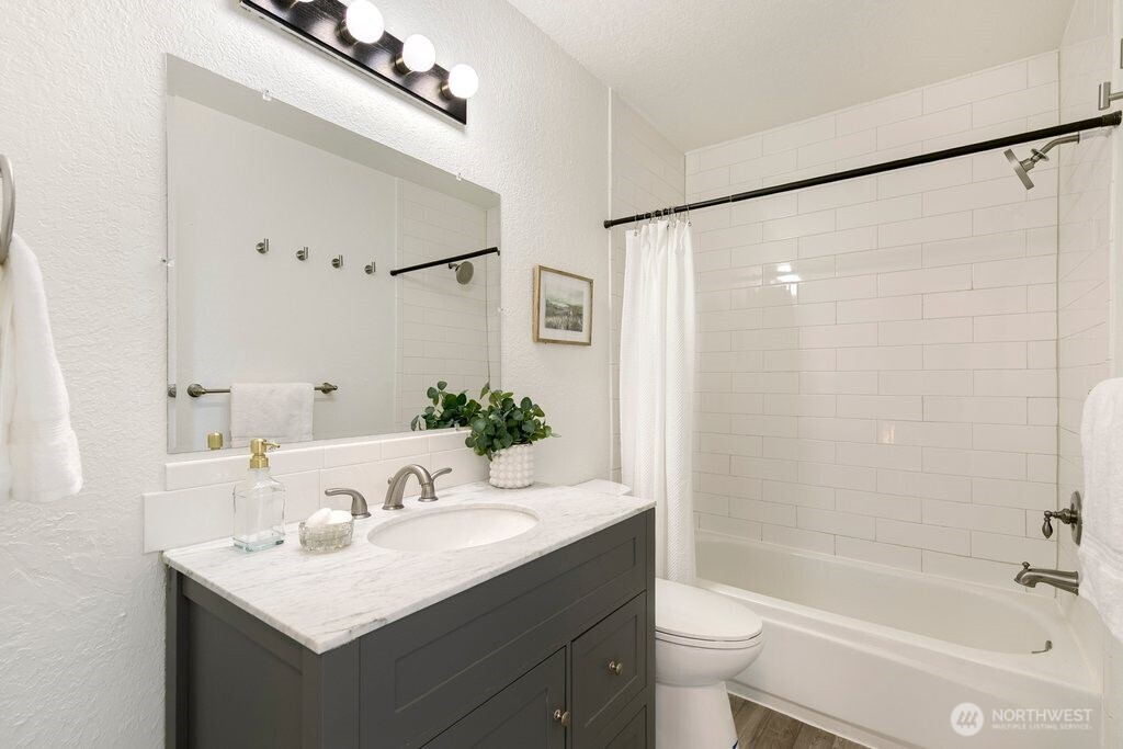 8401 25th Avenue SW Unit: A