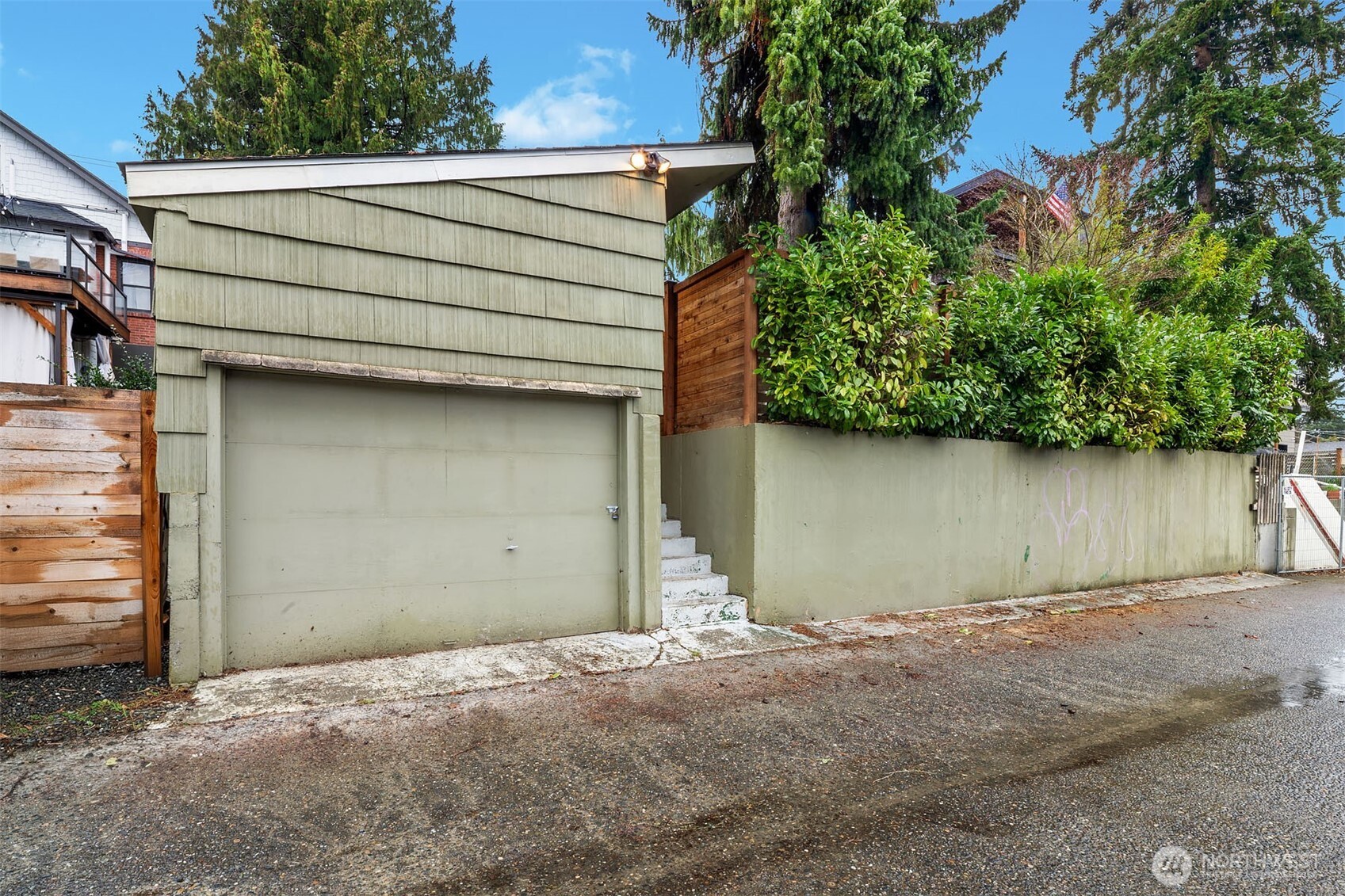 3234 35th Avenue W