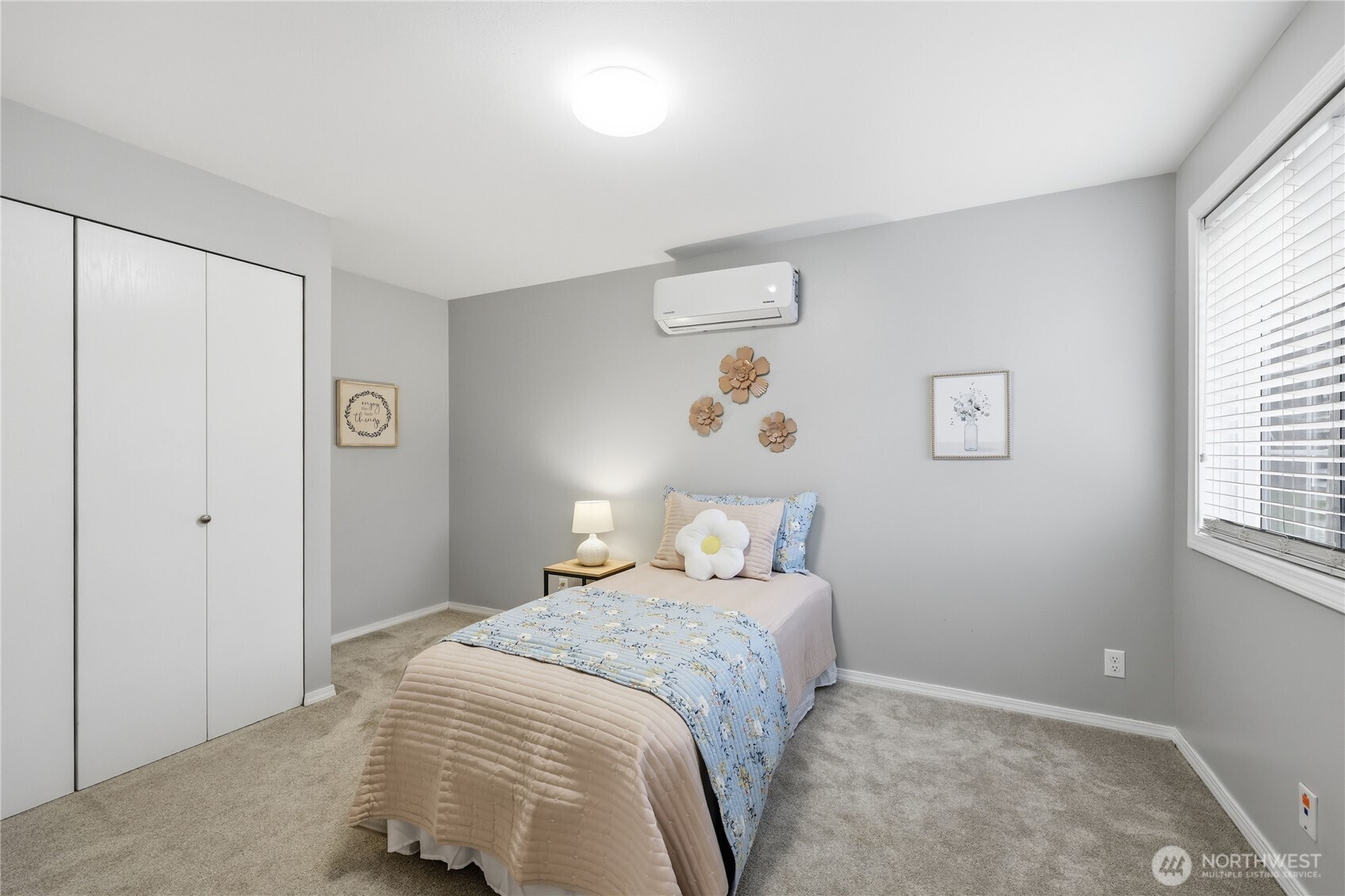 22295 Wavecrest Avenue NE