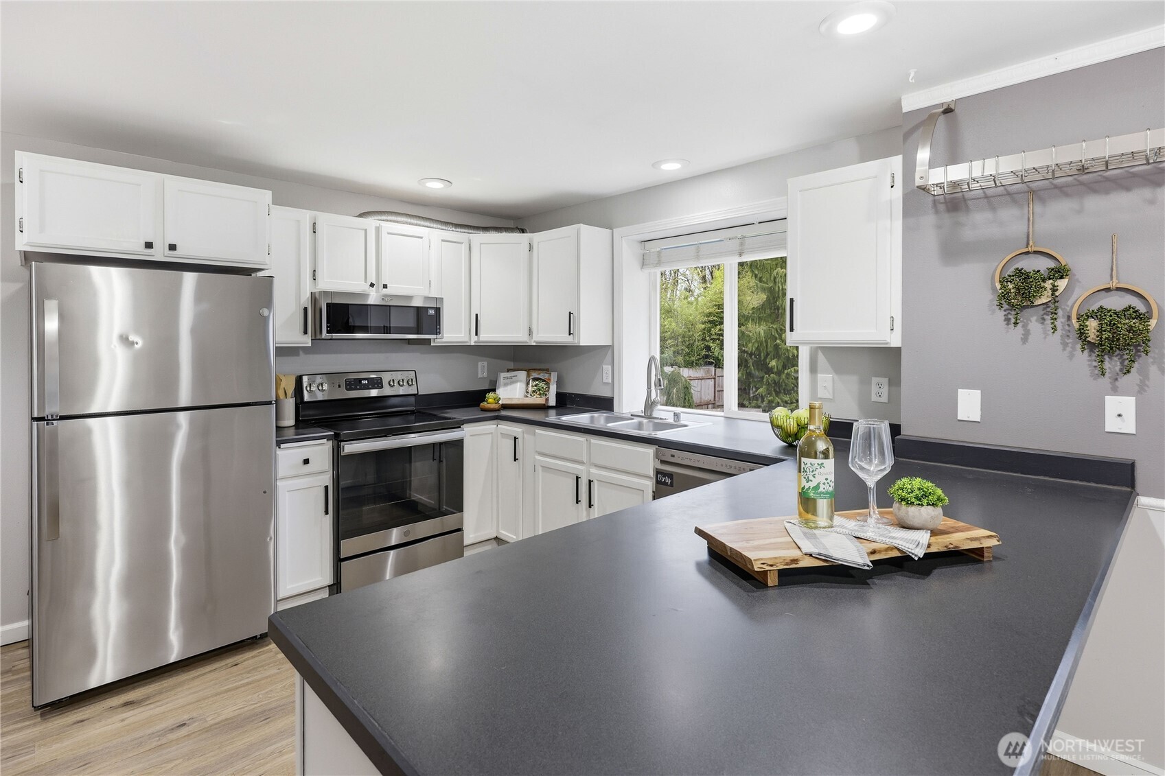 22295 Wavecrest Avenue NE