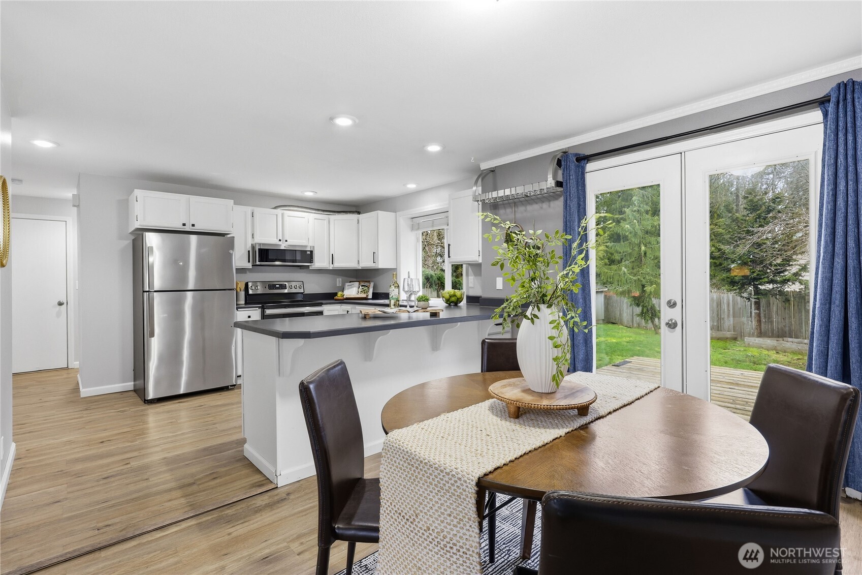 22295 Wavecrest Avenue NE