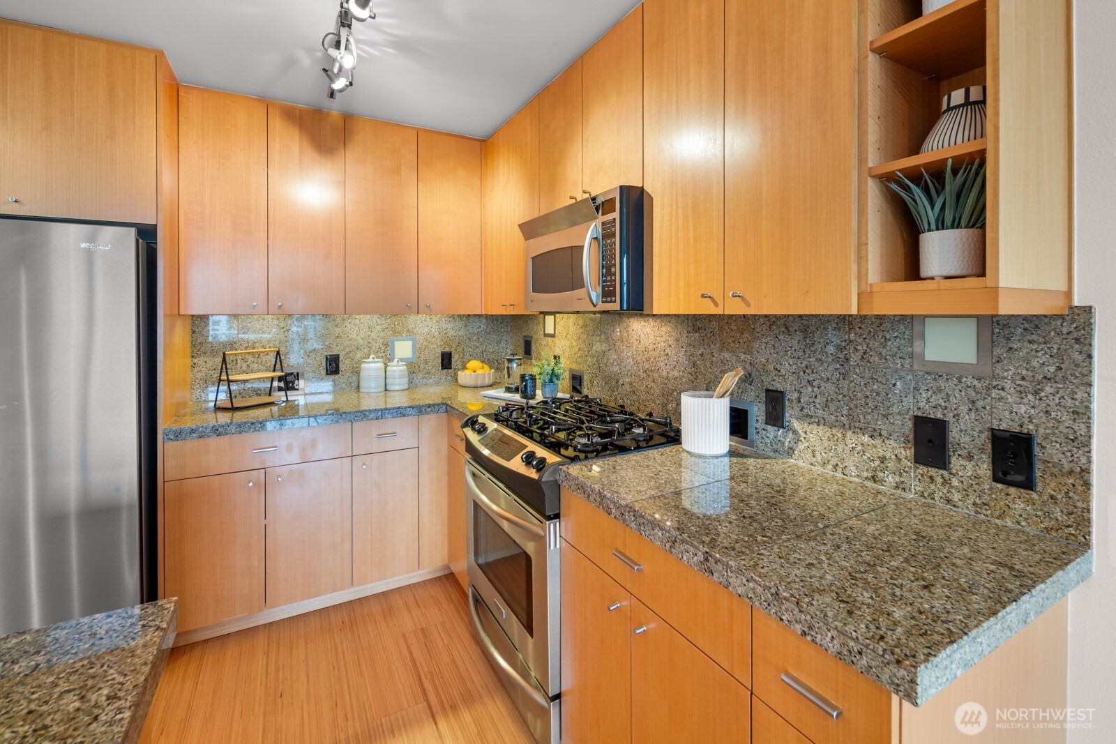 17 W Mercer Street Unit: 304