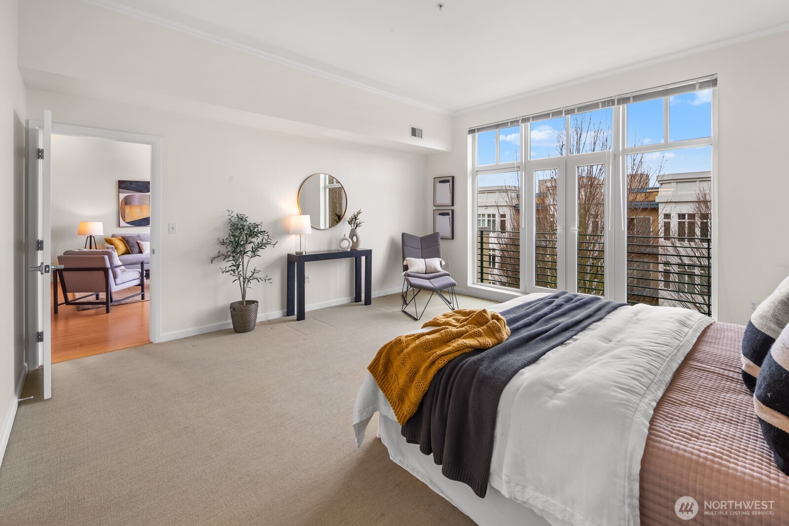 17 W Mercer Street Unit: 304