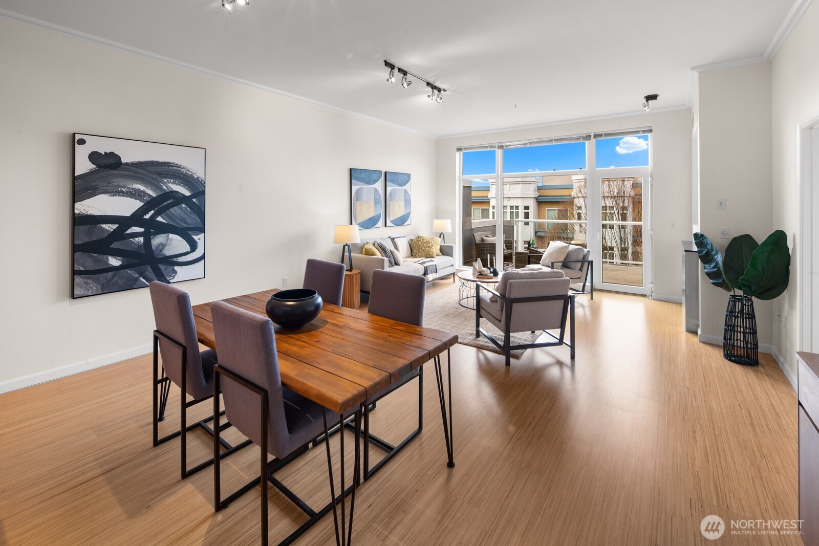 17 W Mercer Street Unit: 304