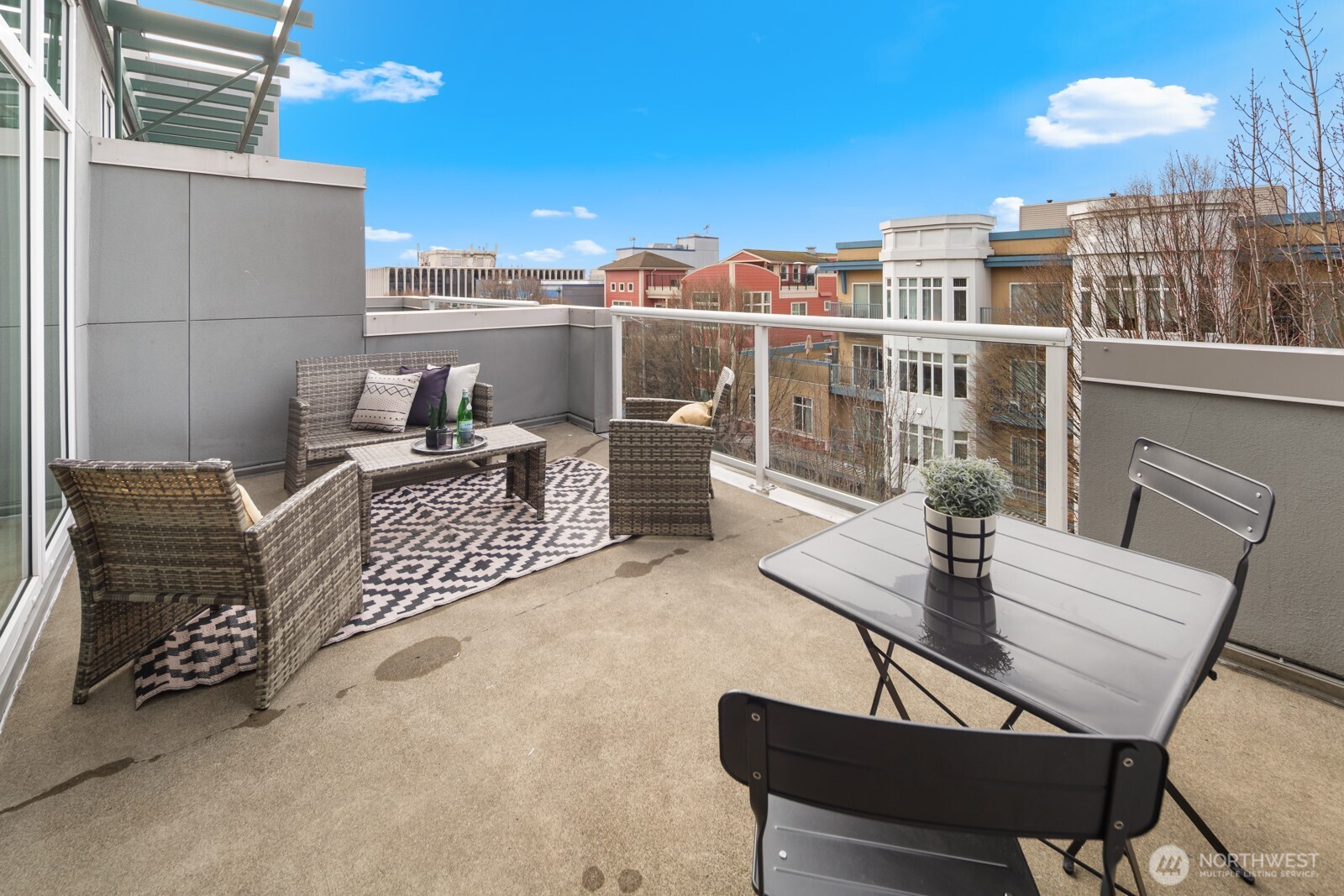 17 W Mercer Street Unit: 304