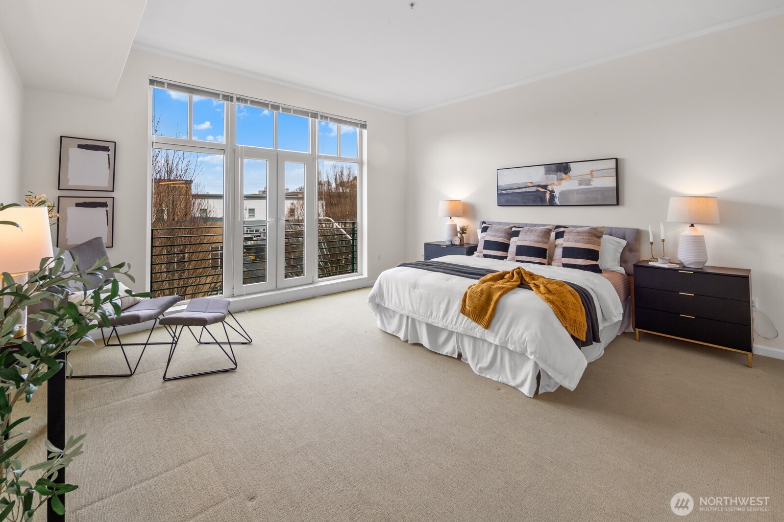 17 W Mercer Street Unit: 304