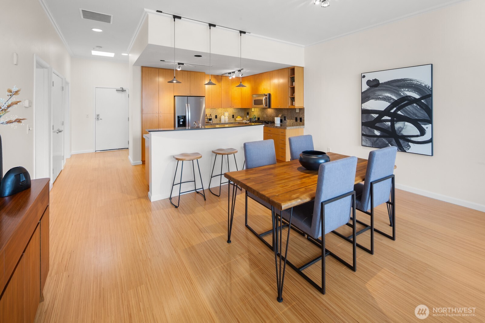 17 W Mercer Street Unit: 304