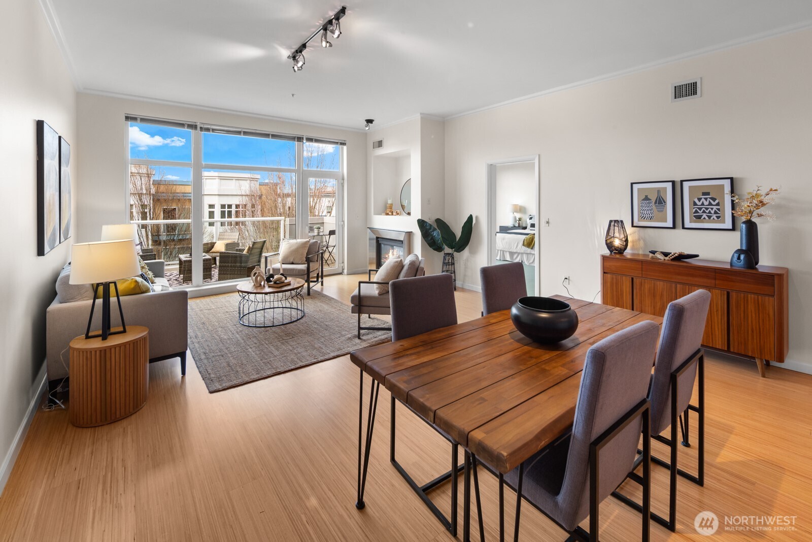 17 W Mercer Street Unit: 304