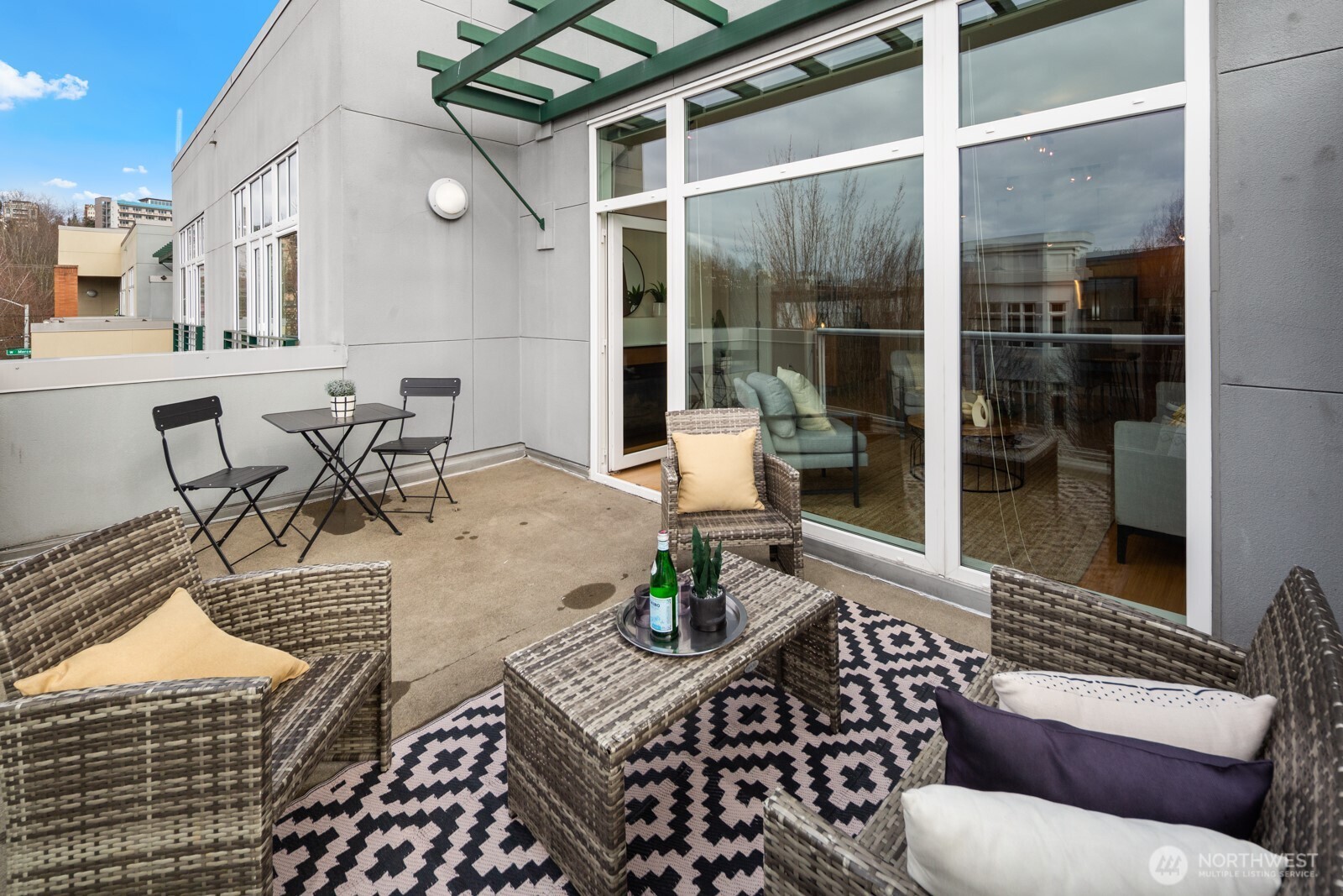 17 W Mercer Street Unit: 304